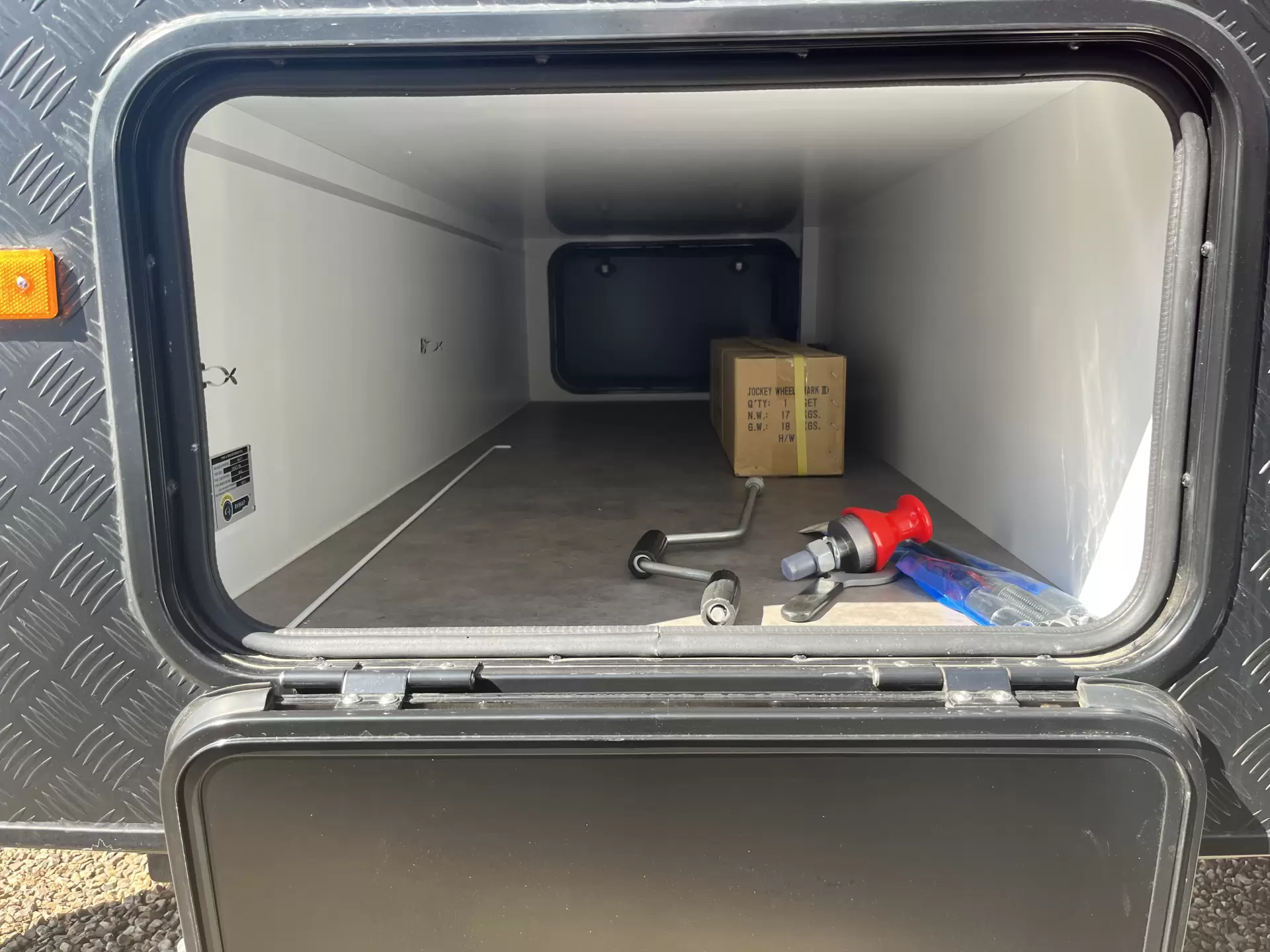 SRT-18F With double bed with 2 bunks