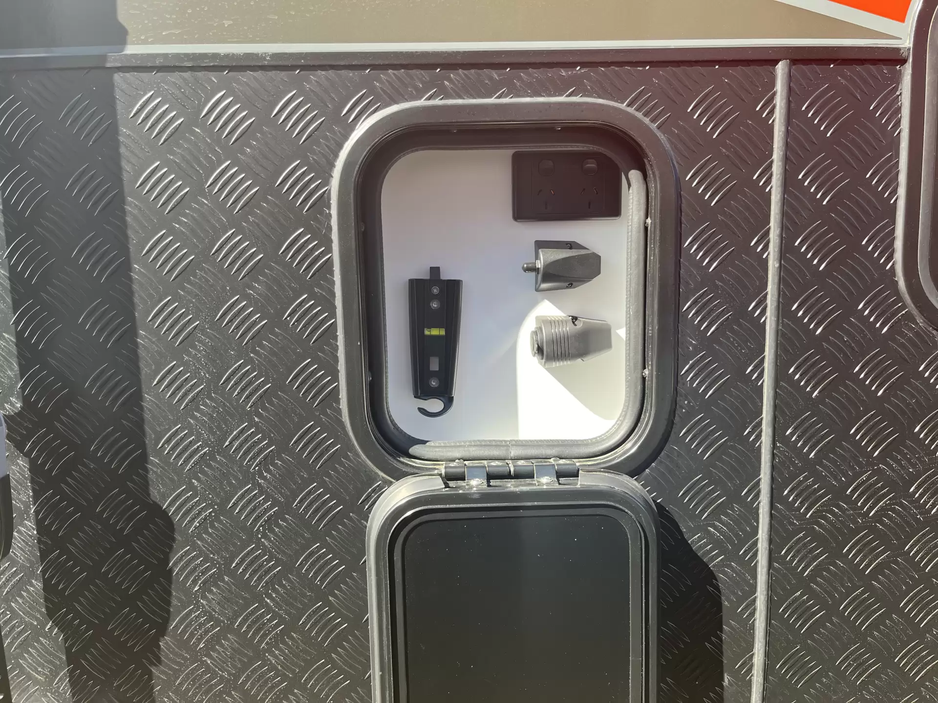 SRT-18F With double bed with 2 bunks