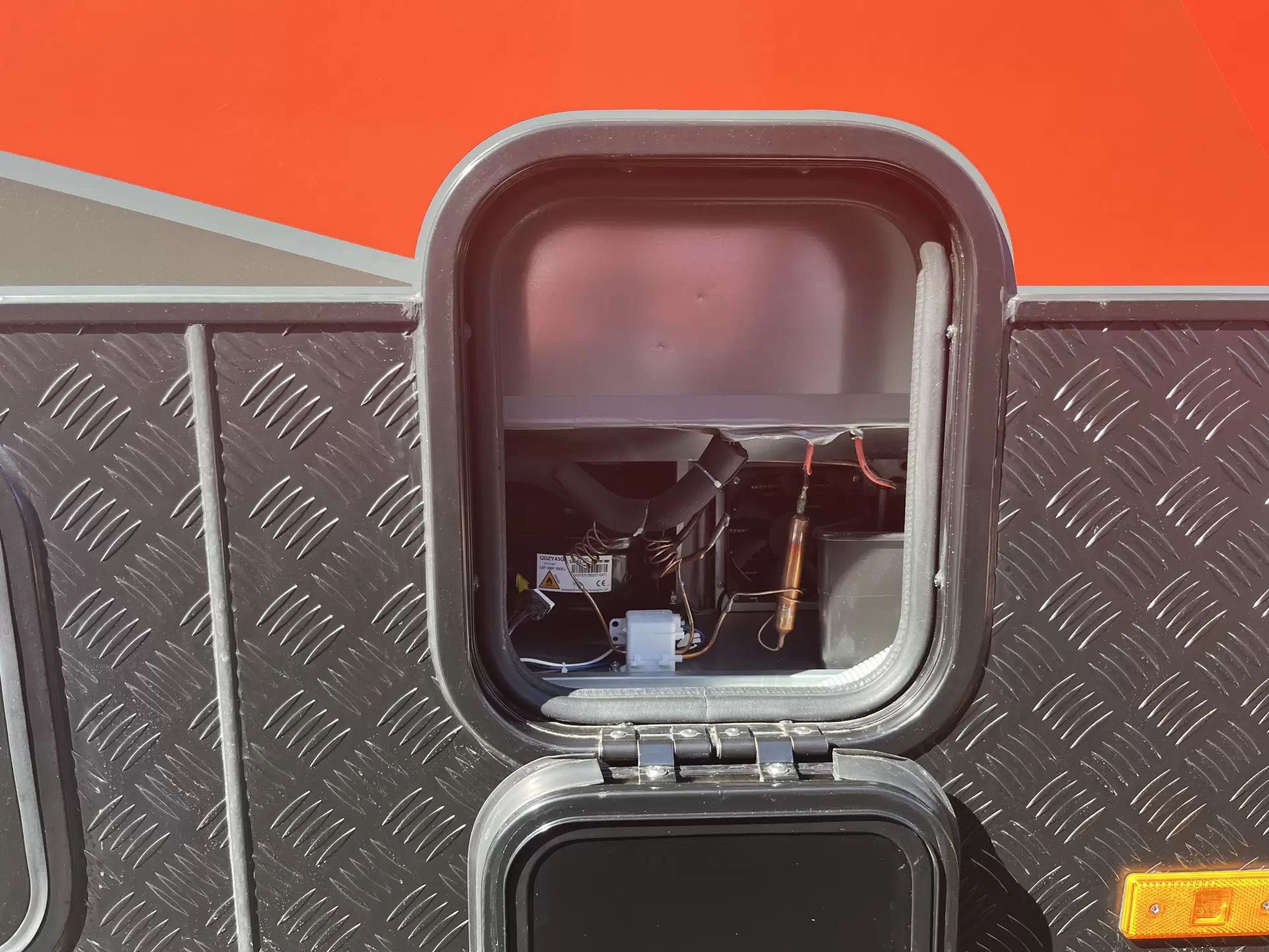 SRT-18F With double bed with 2 bunks