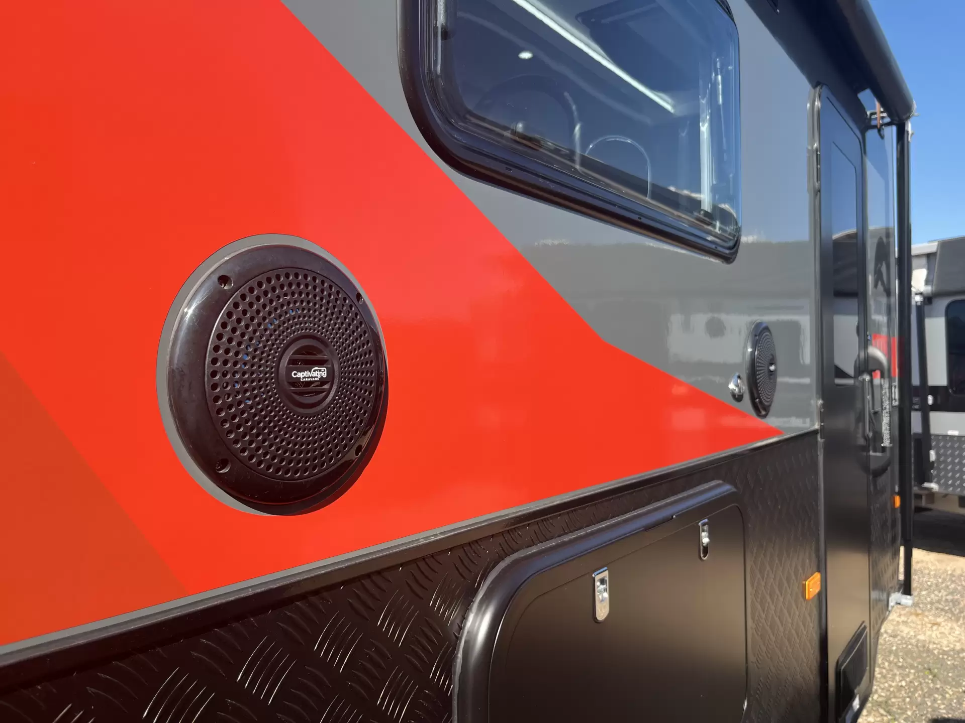 SRT-18F With double bed with 2 bunks