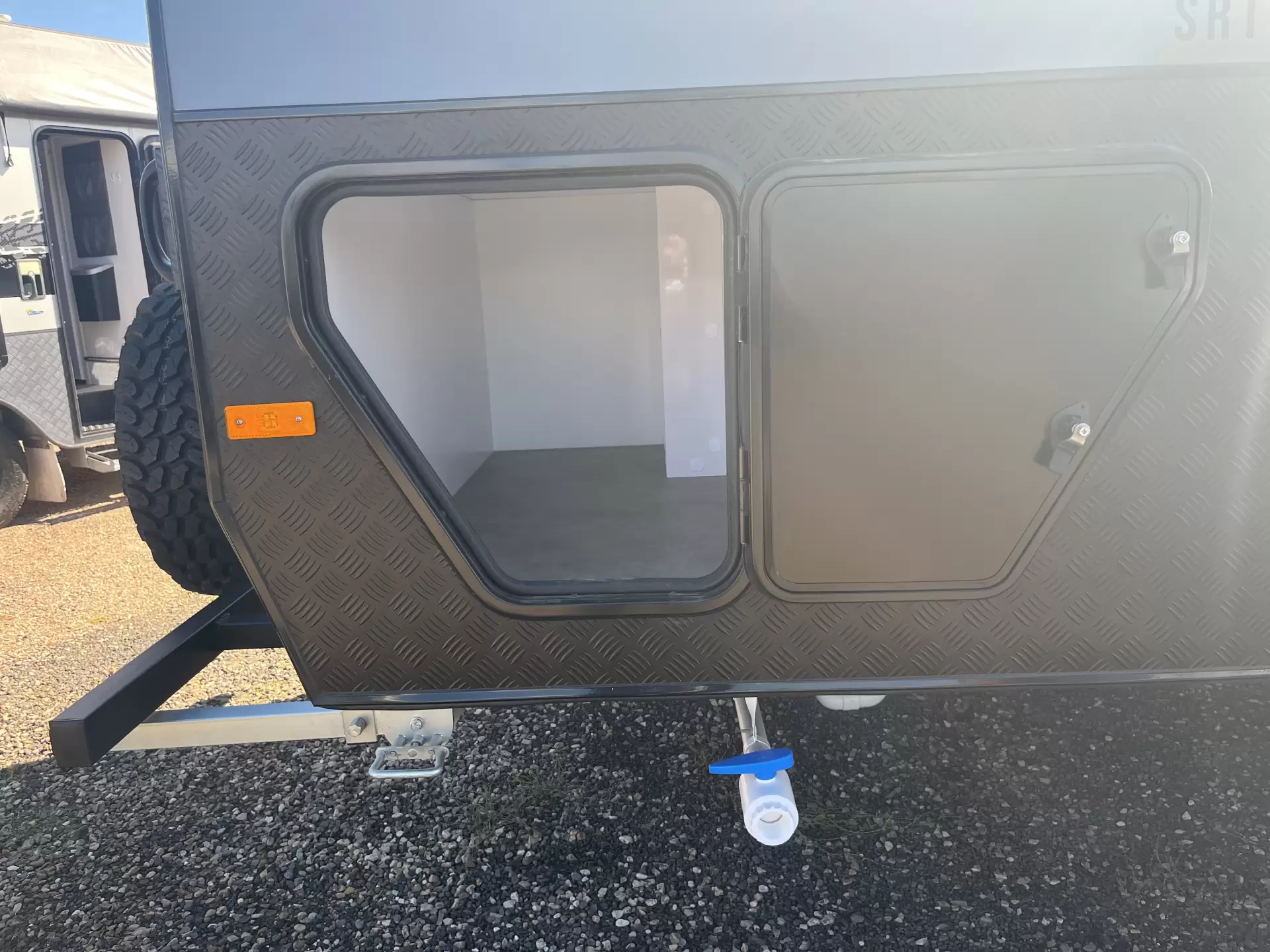 SRT-18F With double bed with 2 bunks