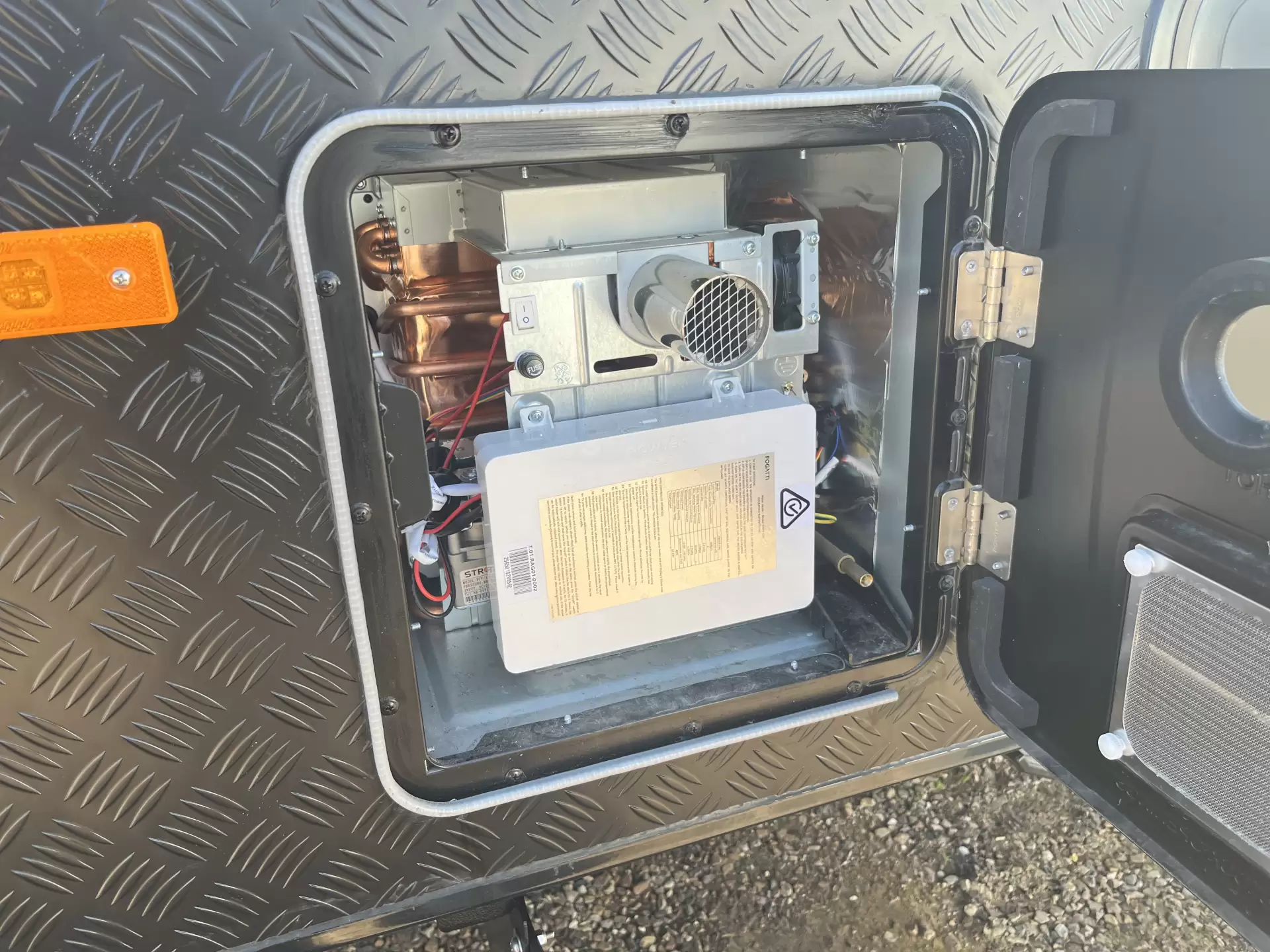 SRT-18F With double bed with 2 bunks