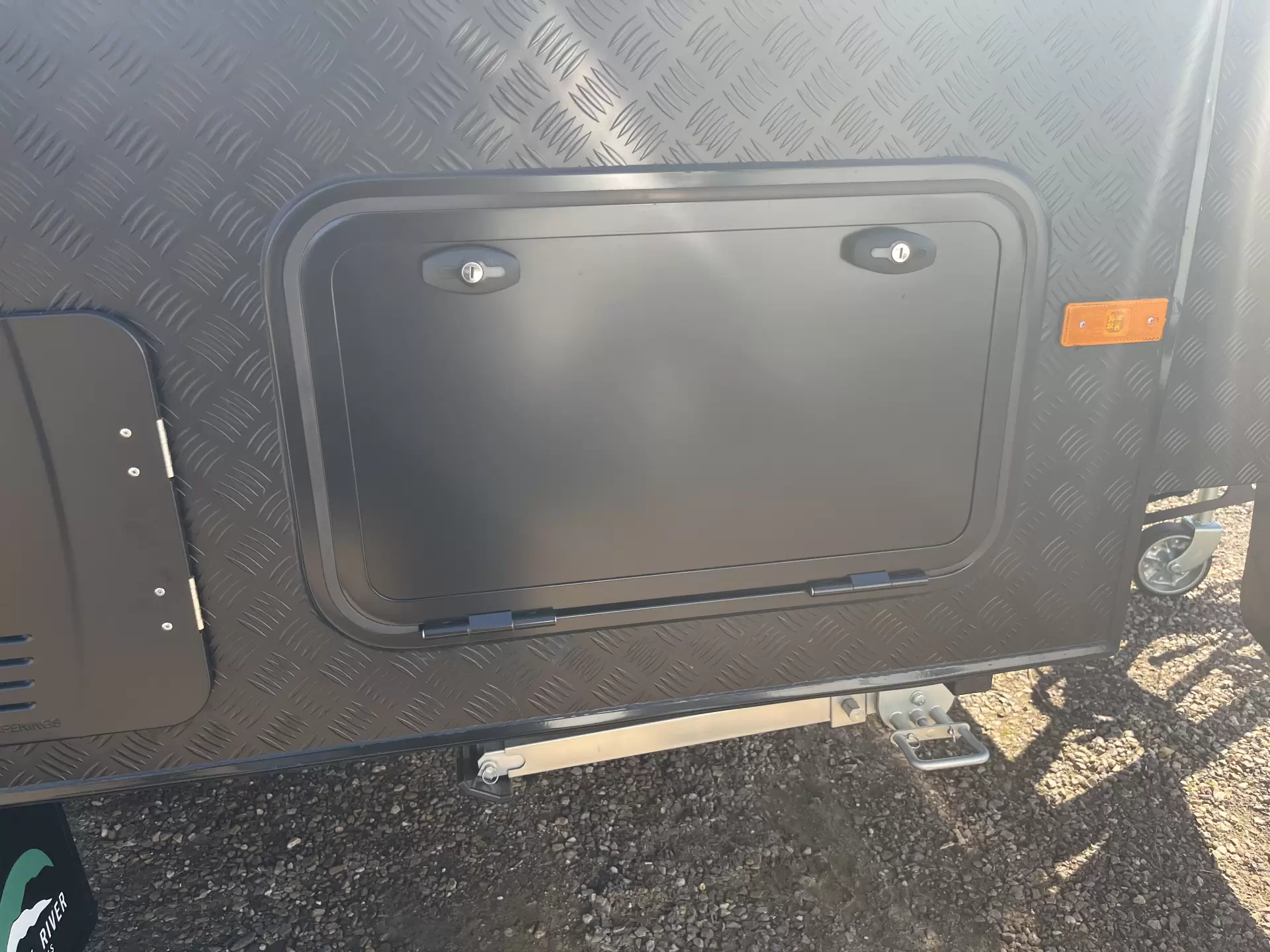 SRT-18F With double bed with 2 bunks