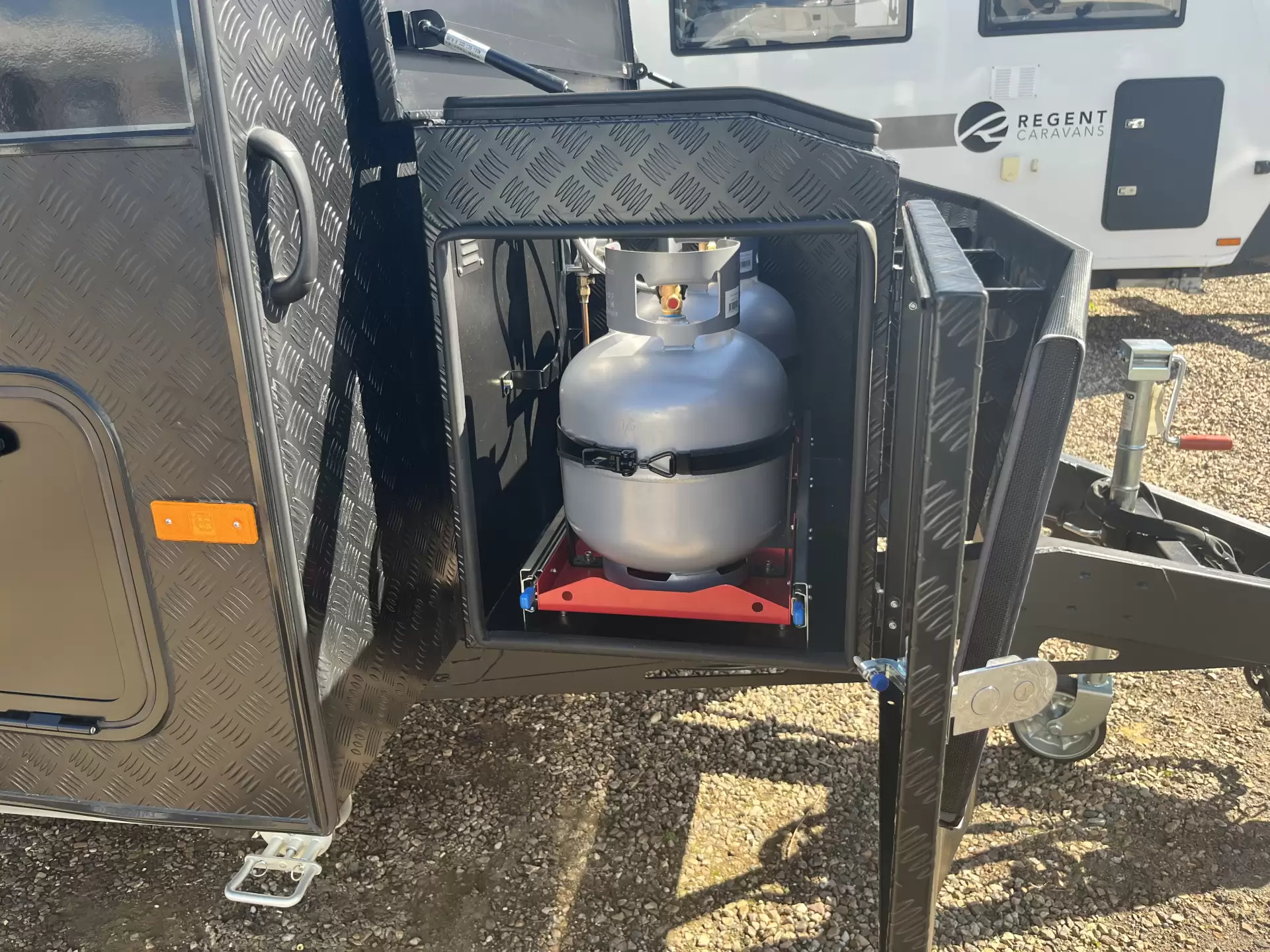 SRT-18F With double bed with 2 bunks