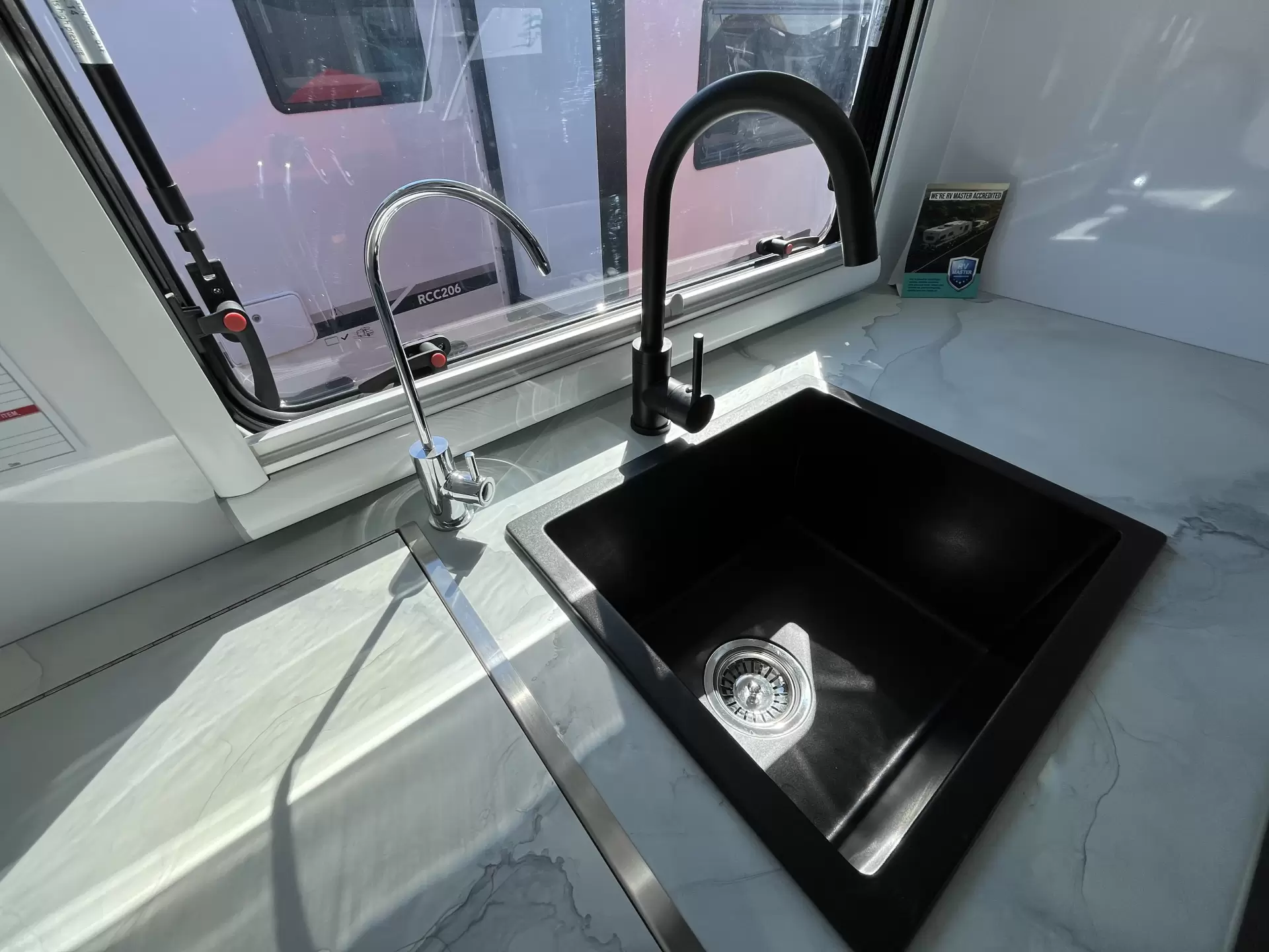 SRT-18F With double bed with 2 bunks