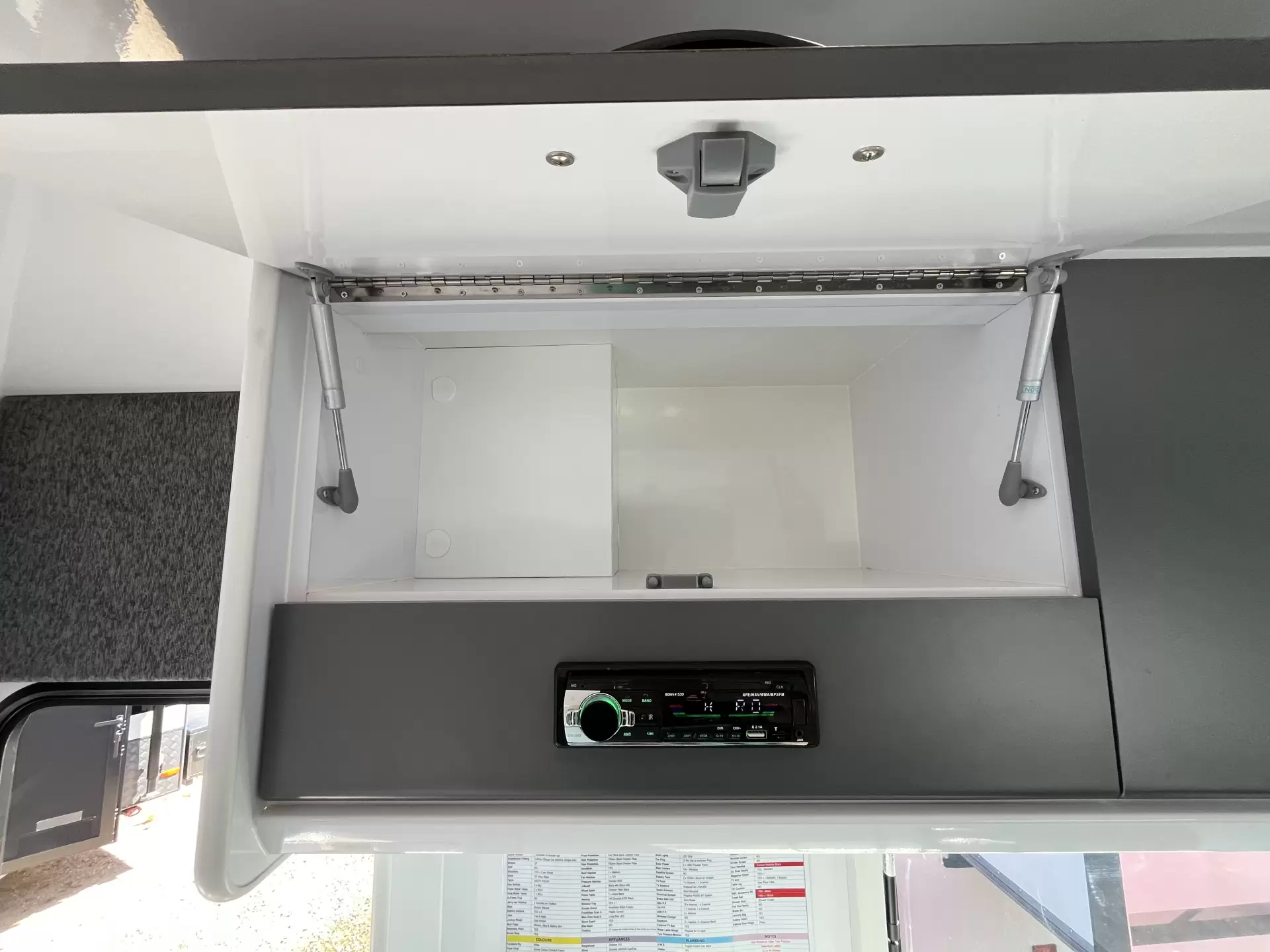 SRT-18F With double bed with 2 bunks