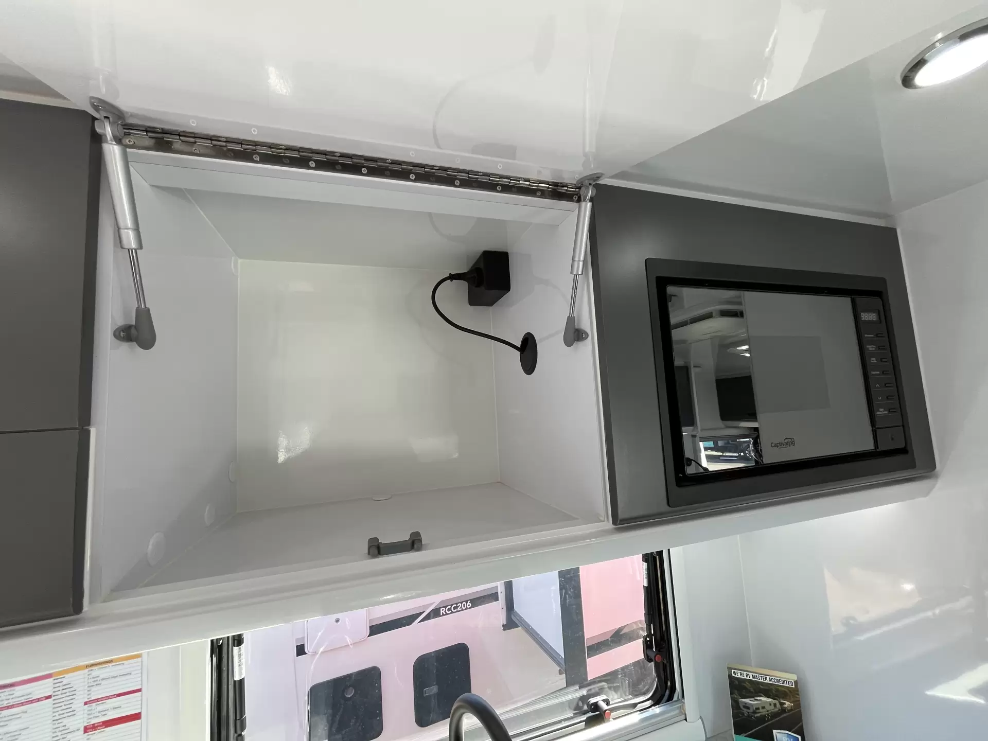 SRT-18F With double bed with 2 bunks