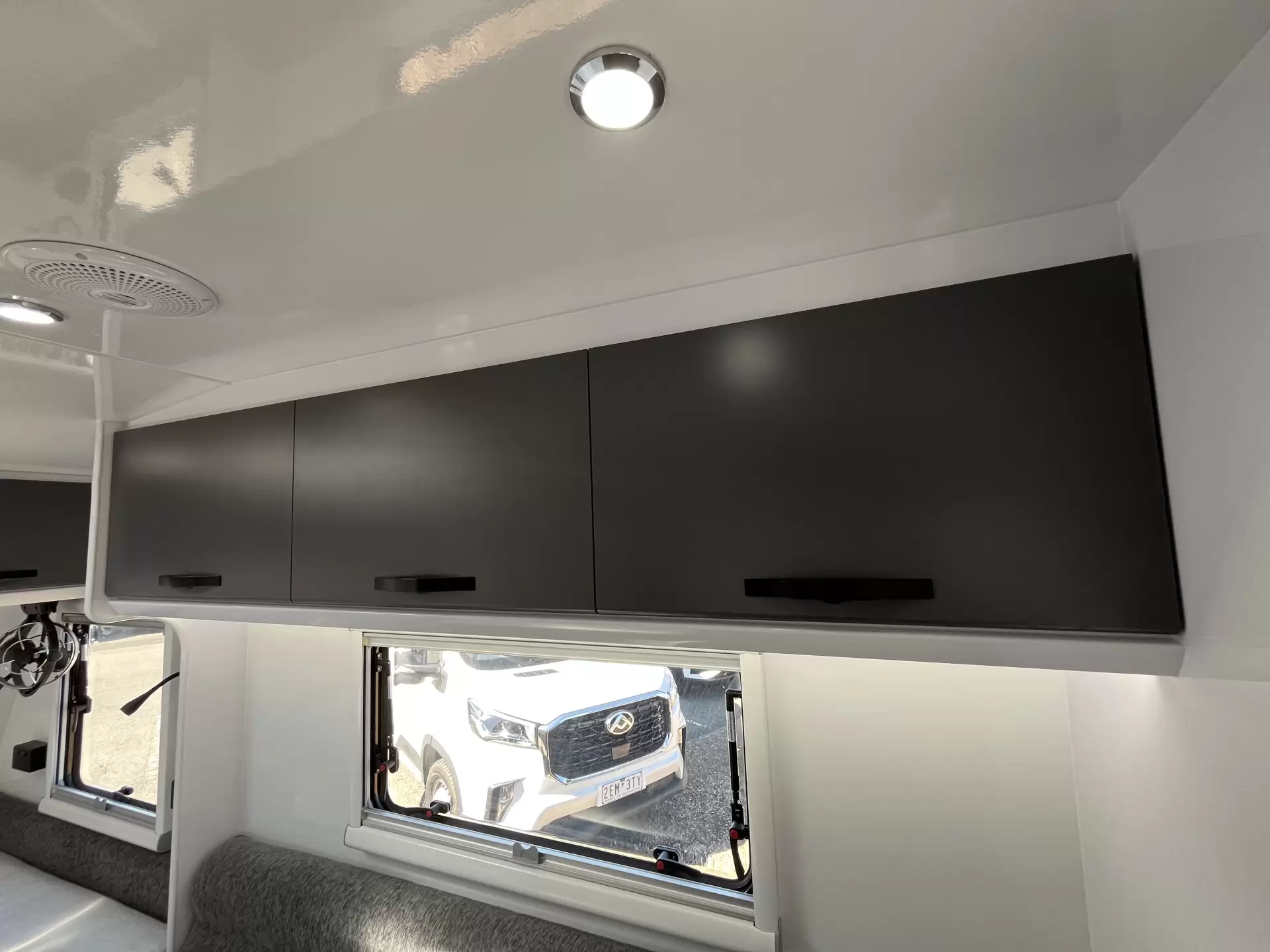 SRT-18F With double bed with 2 bunks