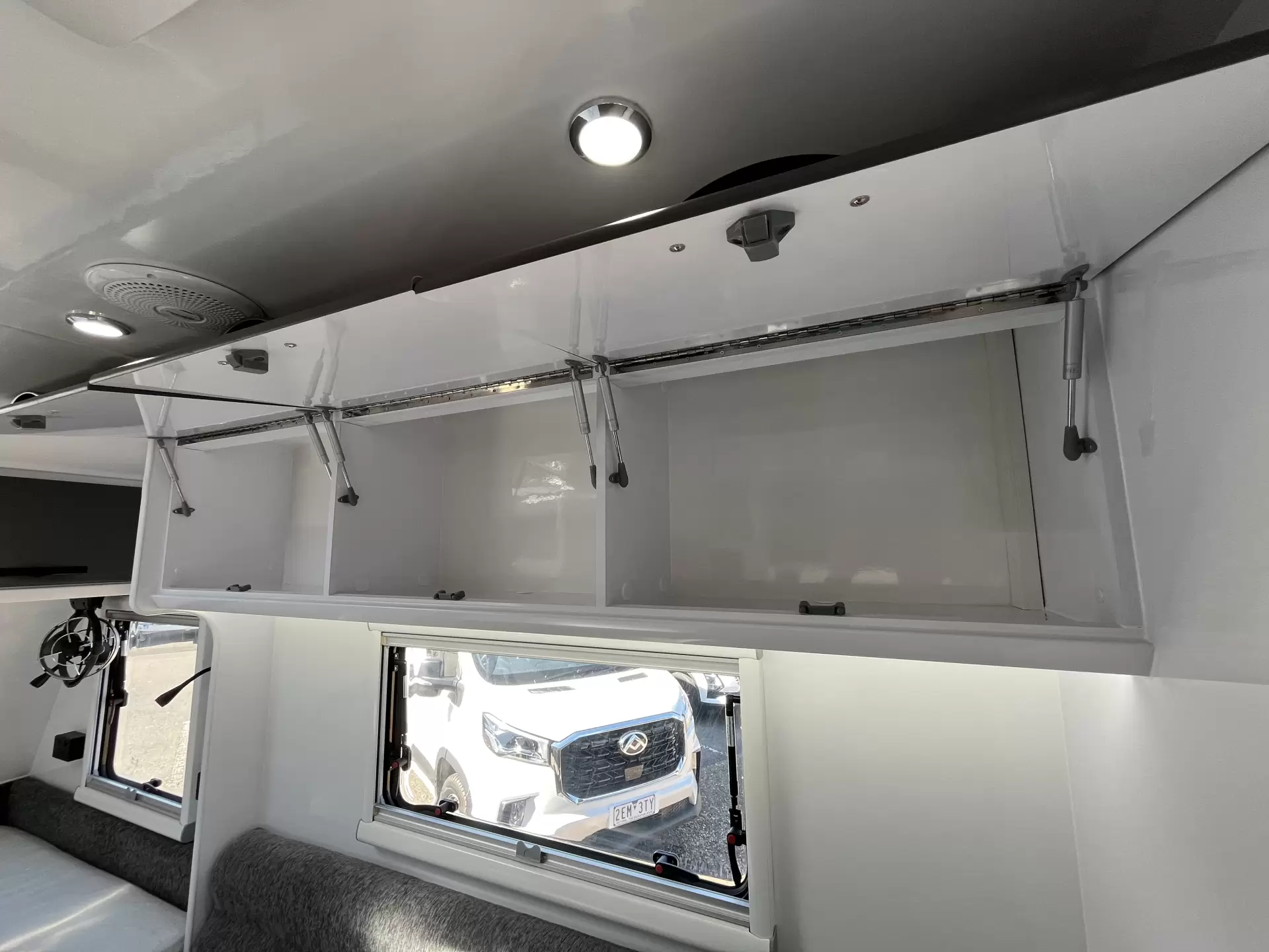 SRT-18F With double bed with 2 bunks