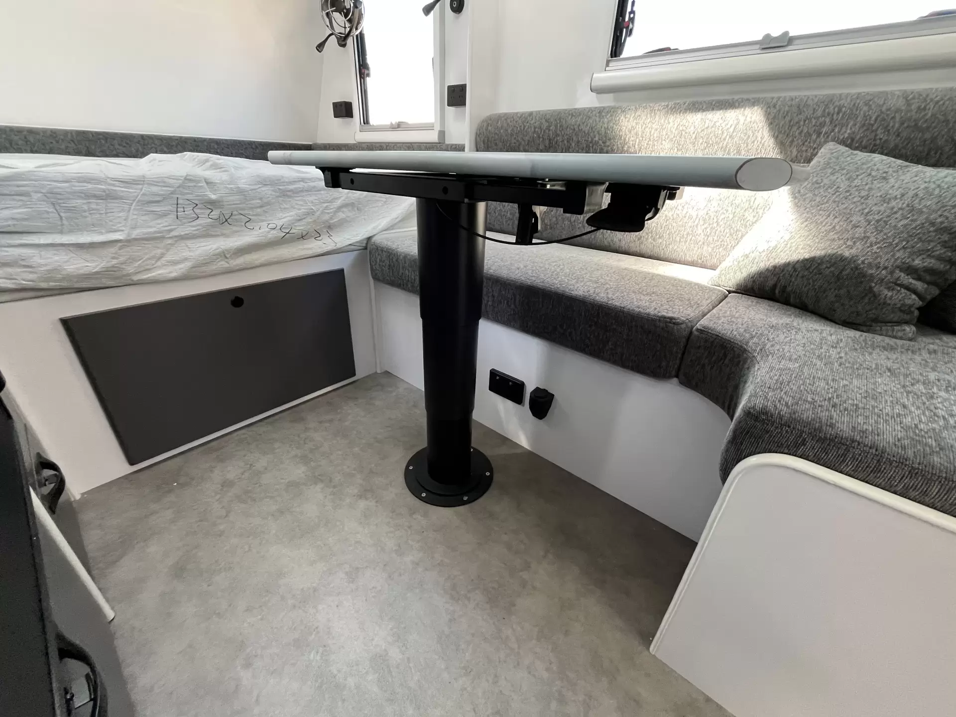 SRT-18F With double bed with 2 bunks