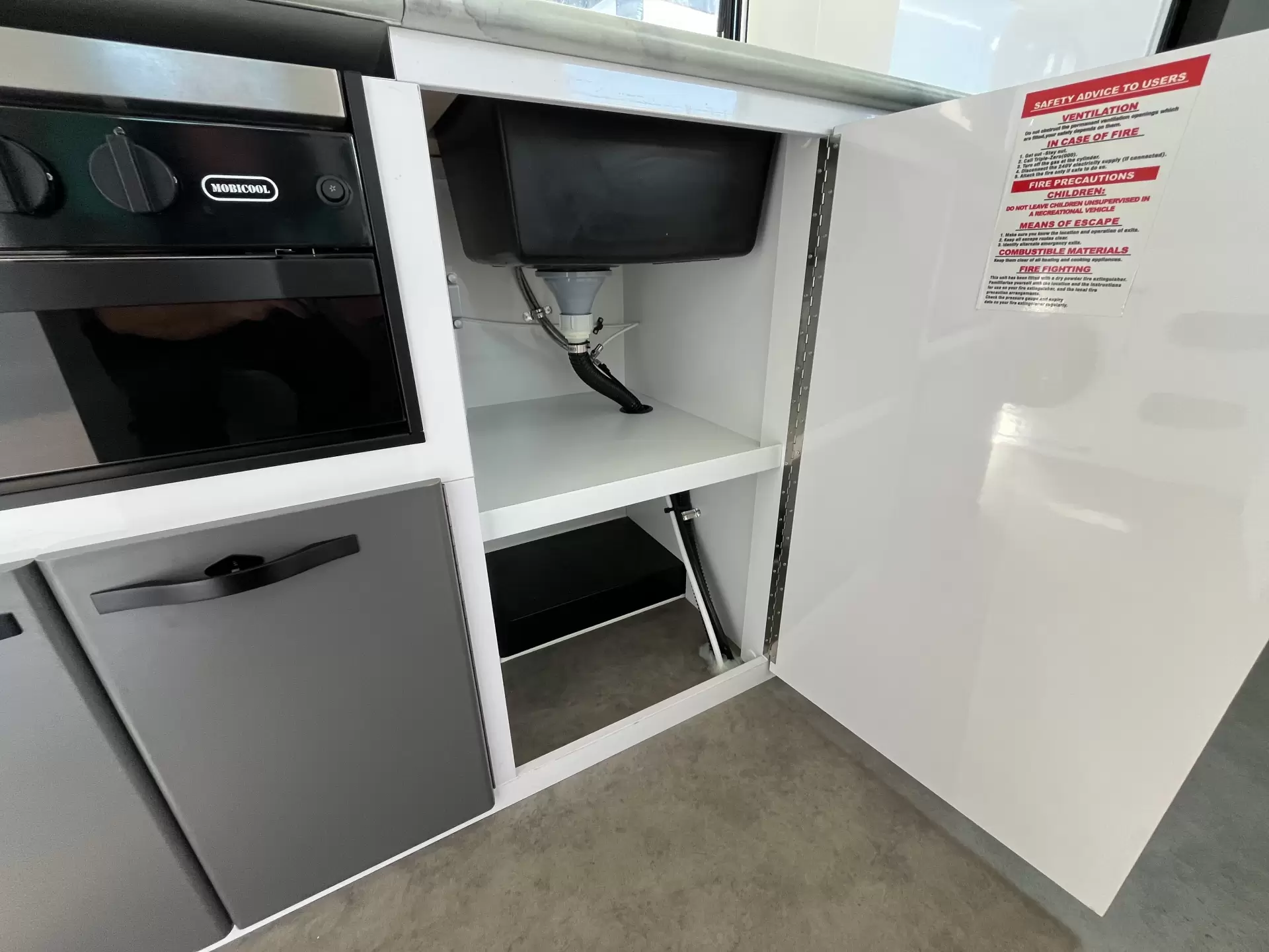 SRT-18F With double bed with 2 bunks