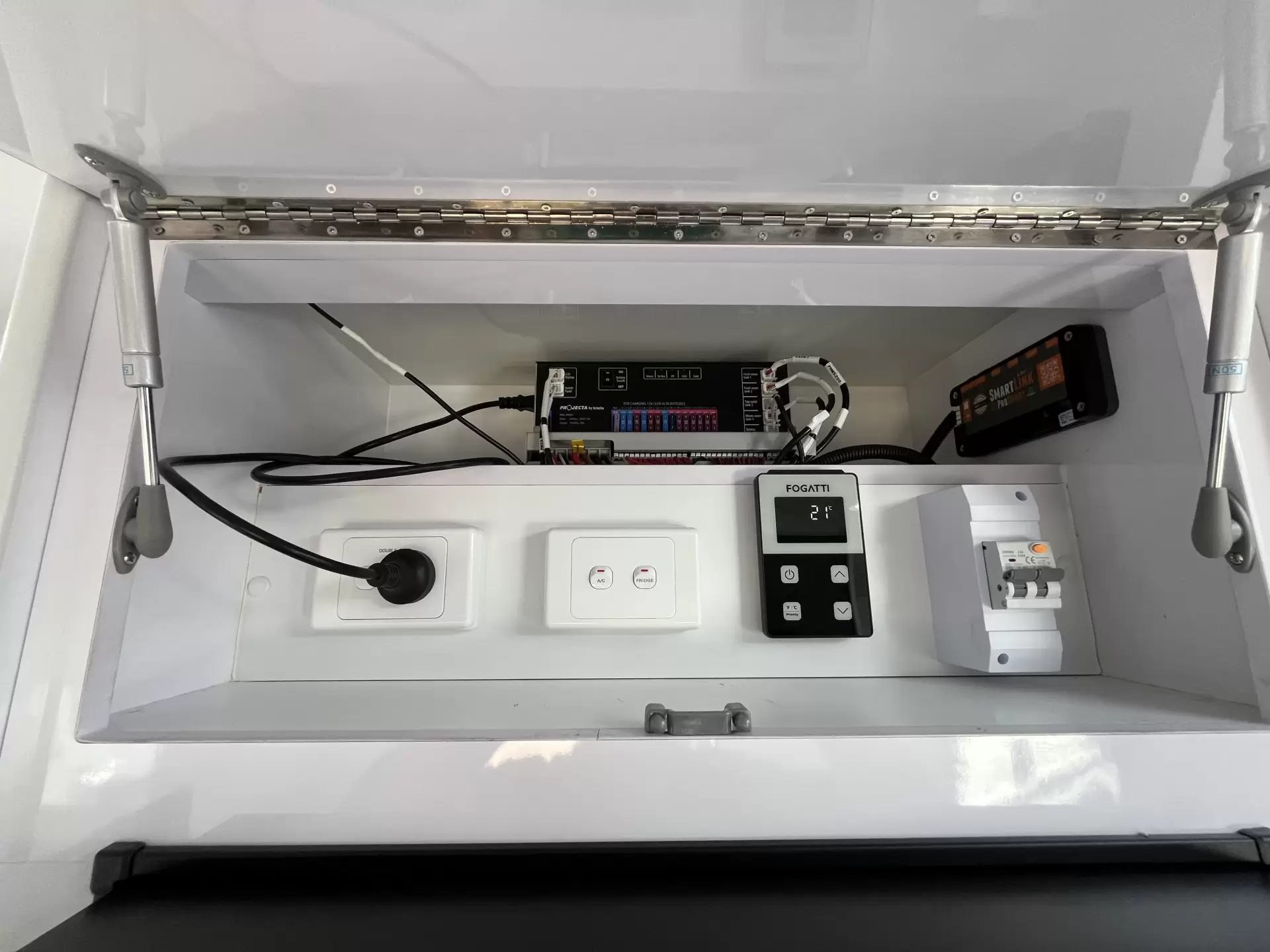 SRT-18F With double bed with 2 bunks