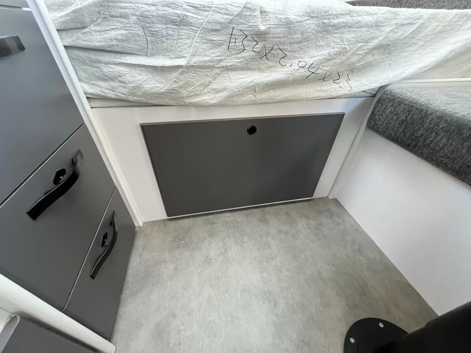 SRT-18F With double bed with 2 bunks