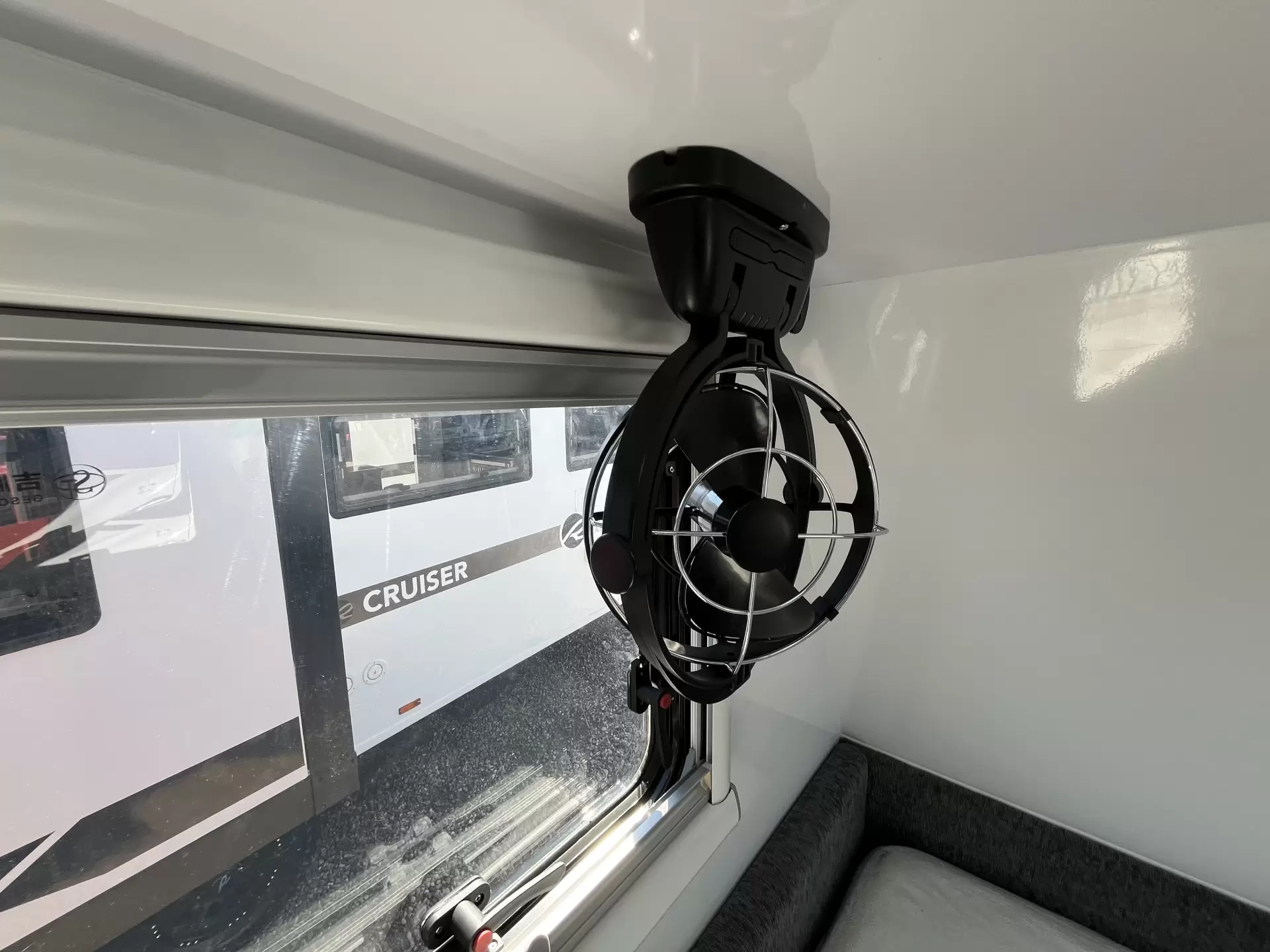 SRT-18F With double bed with 2 bunks