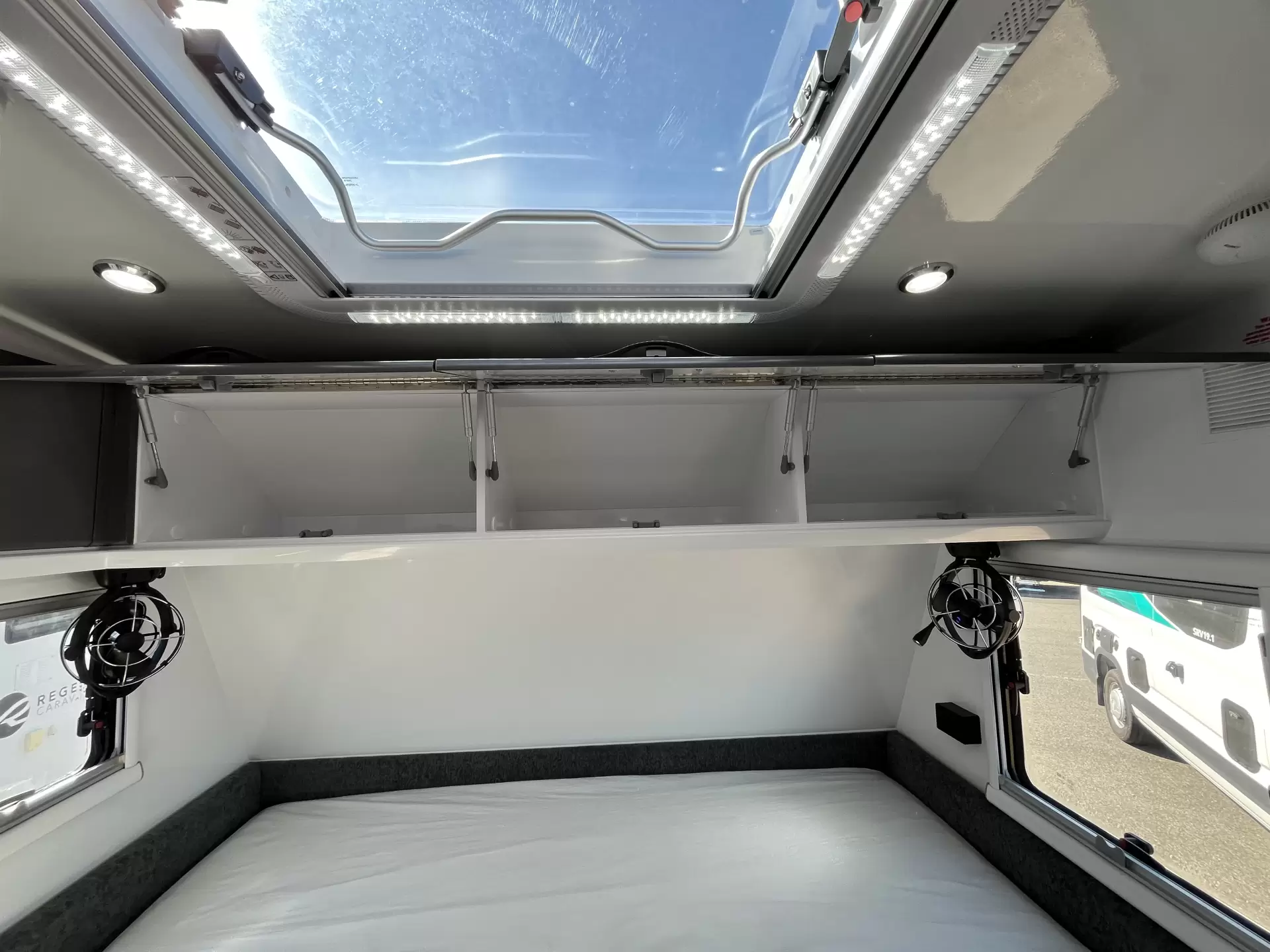 SRT-18F With double bed with 2 bunks