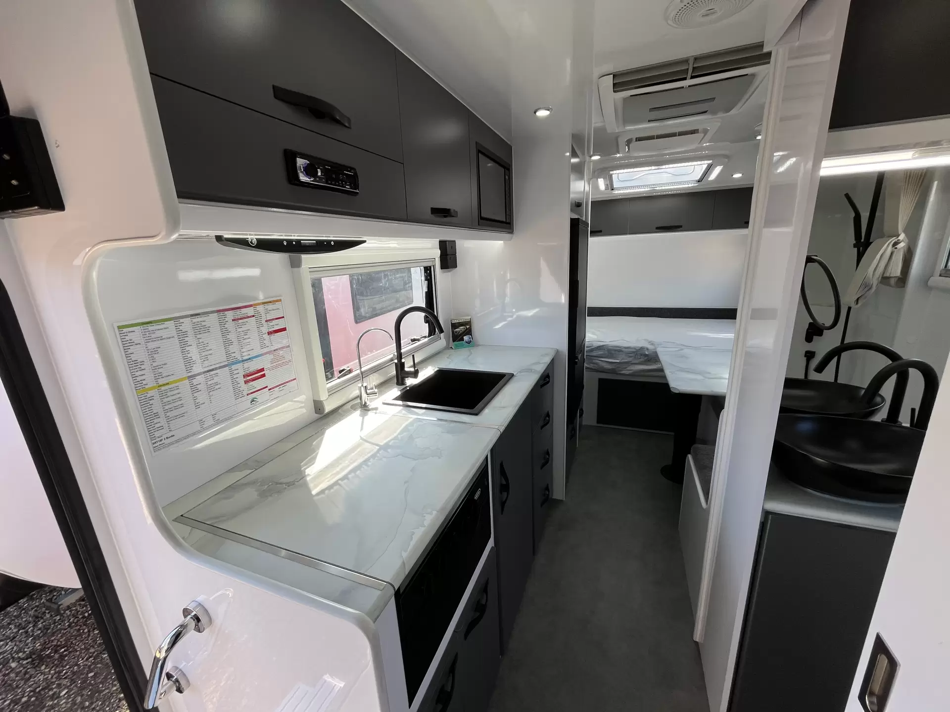 SRT-18F With double bed with 2 bunks