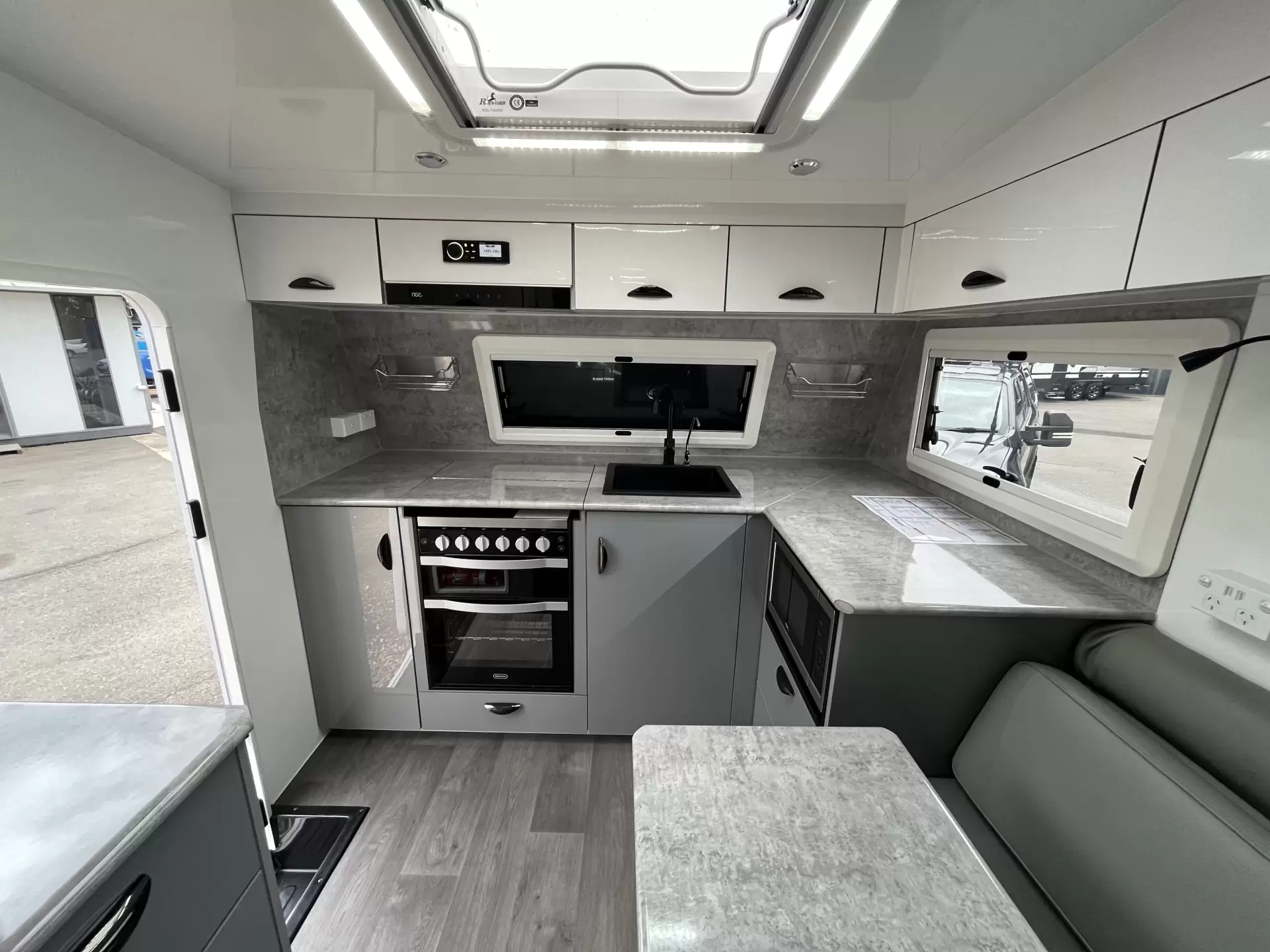 2022 Regent RV Cruiser