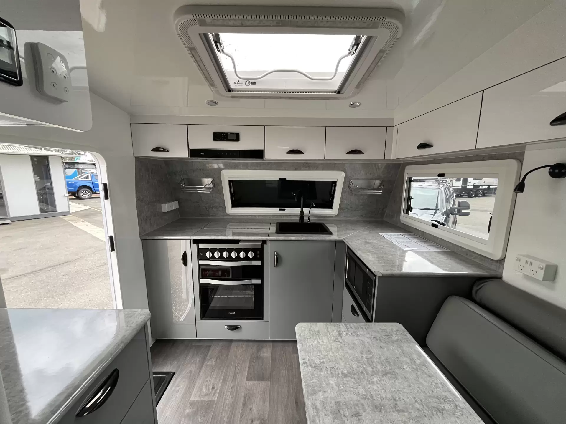 2022 Regent RV Cruiser