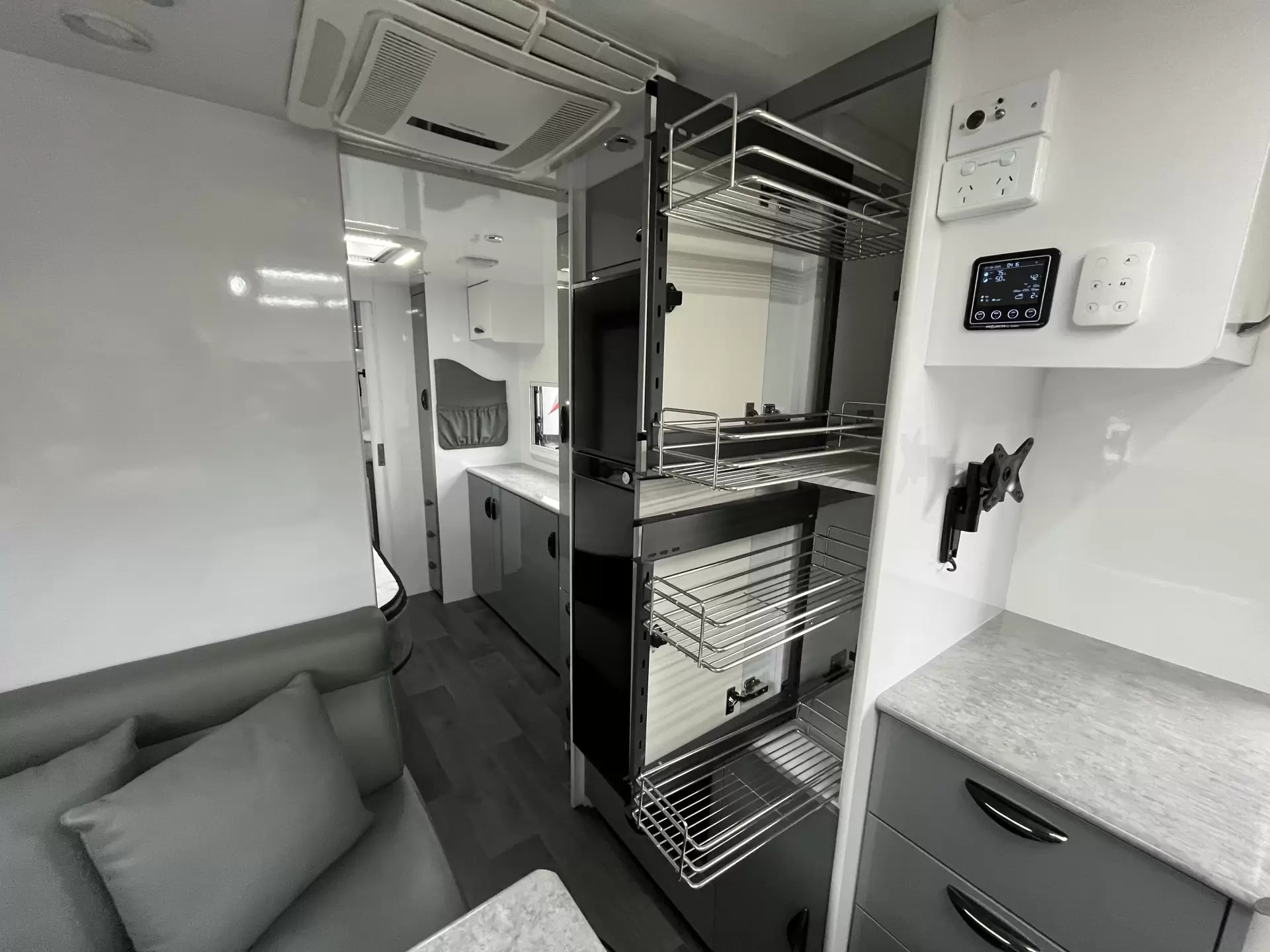 2022 Regent RV Cruiser