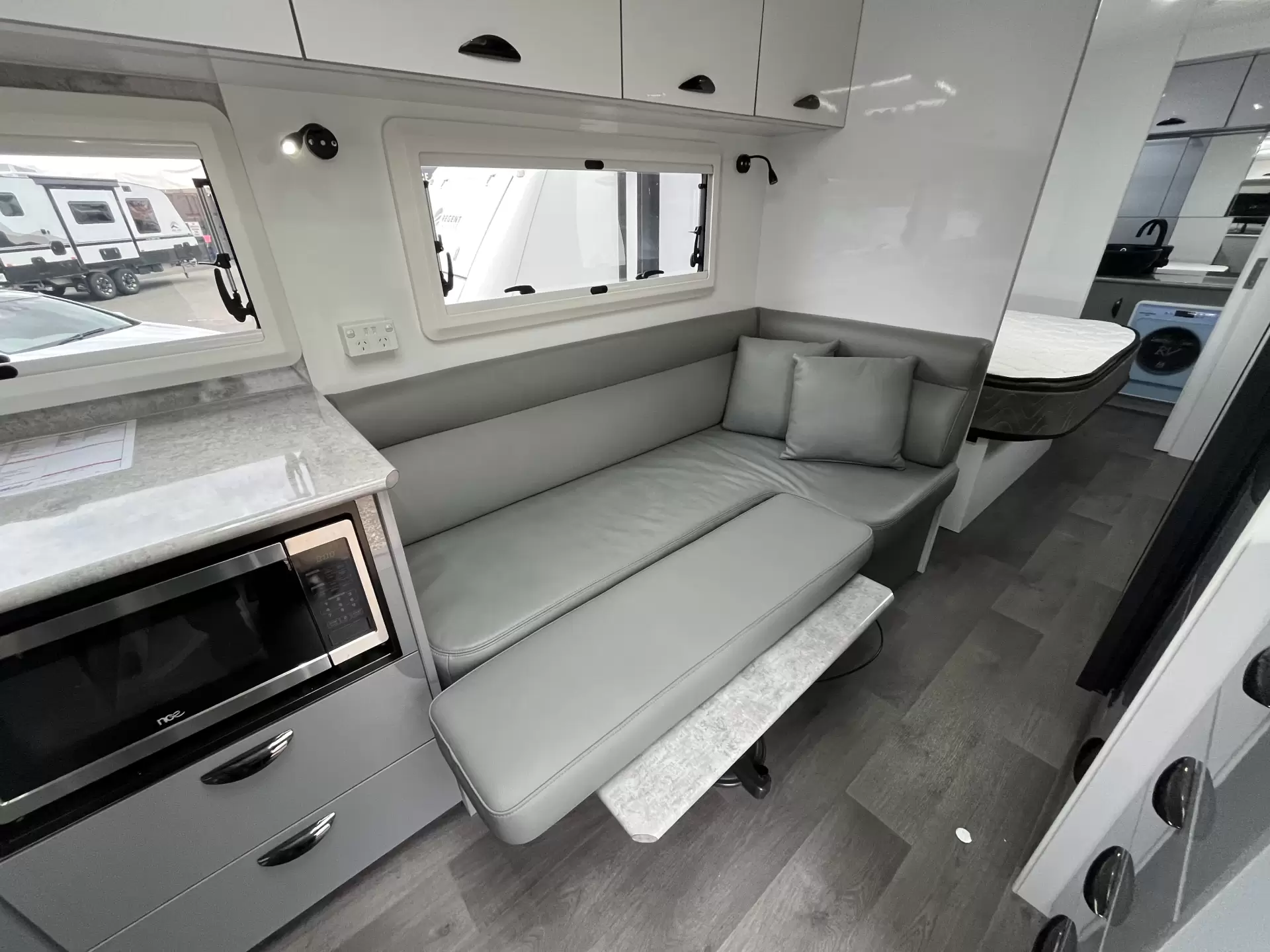 2022 Regent RV Cruiser