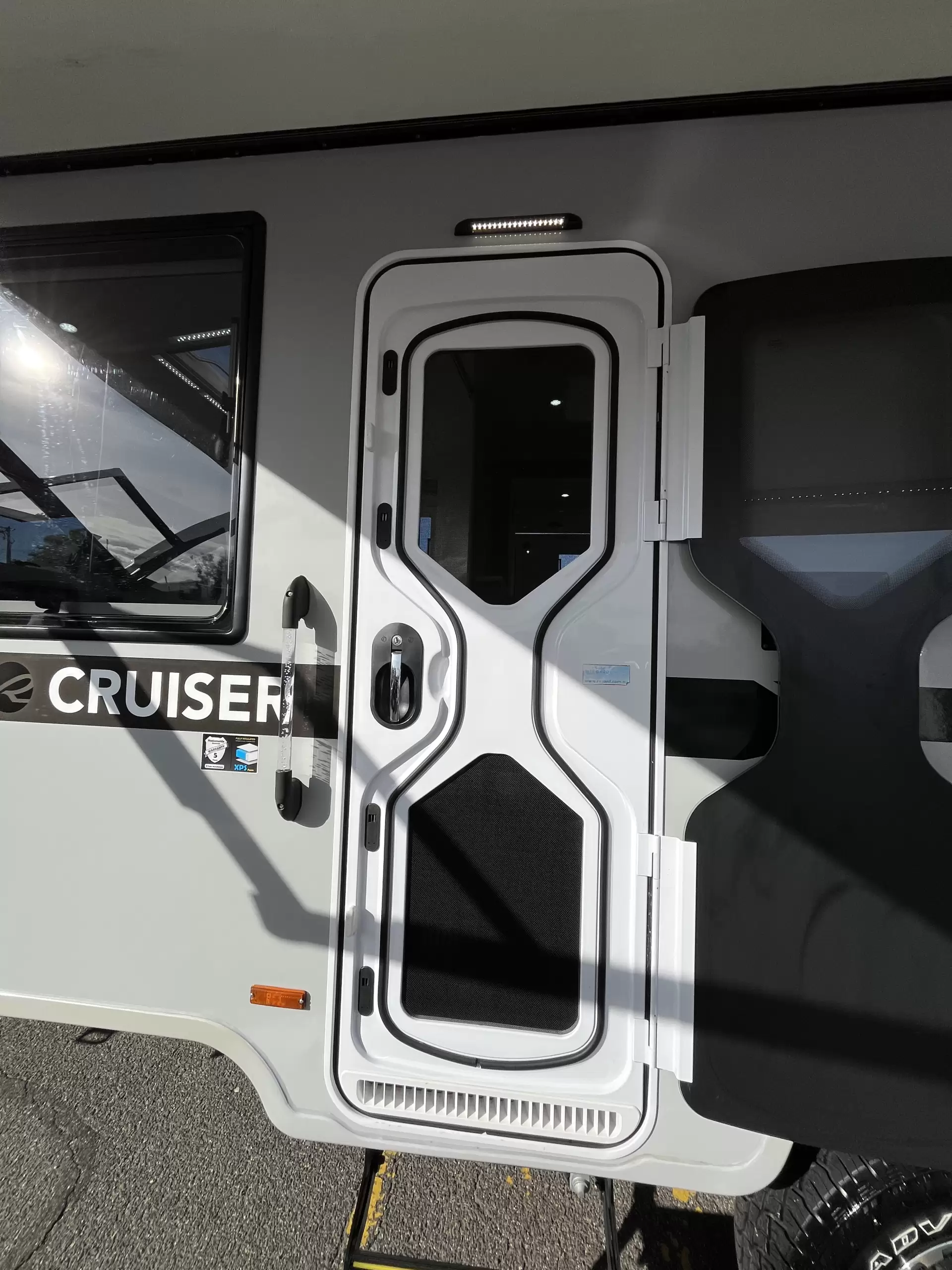 RCC216 - 21'6 Cruiser Slider