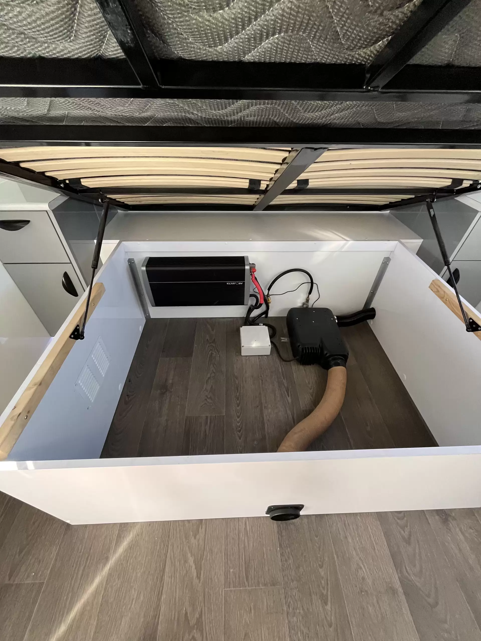 RCC216 - 21'6 Cruiser Slider