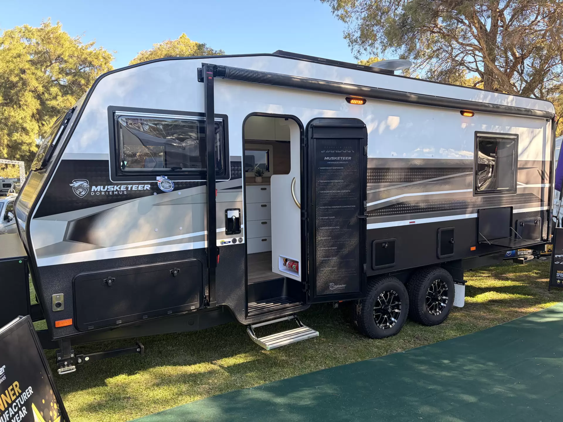 Exterior Slider Image