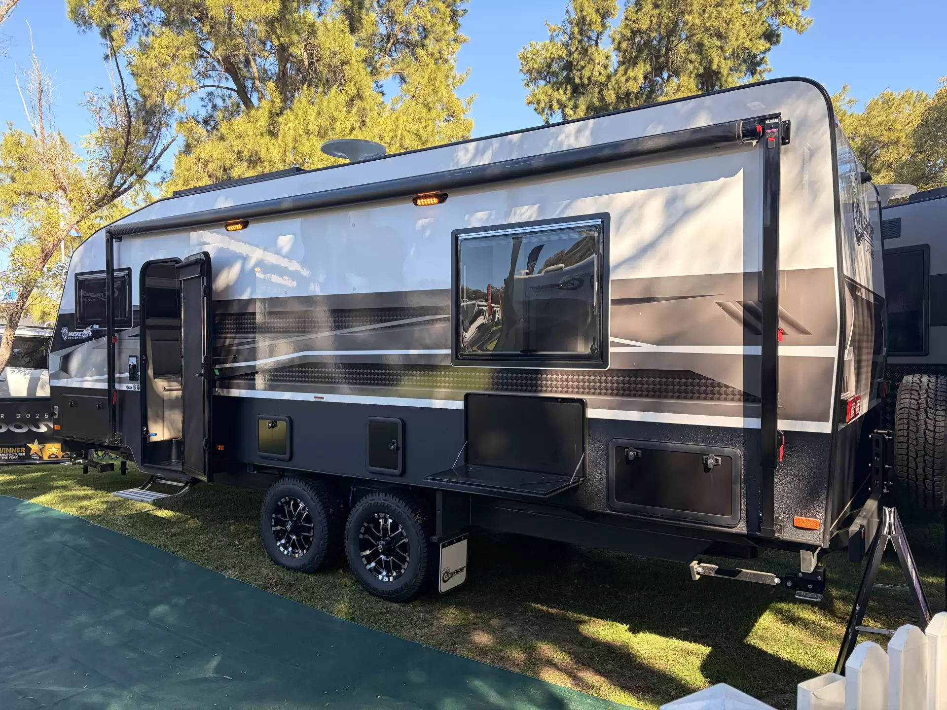 Exterior Slider Image