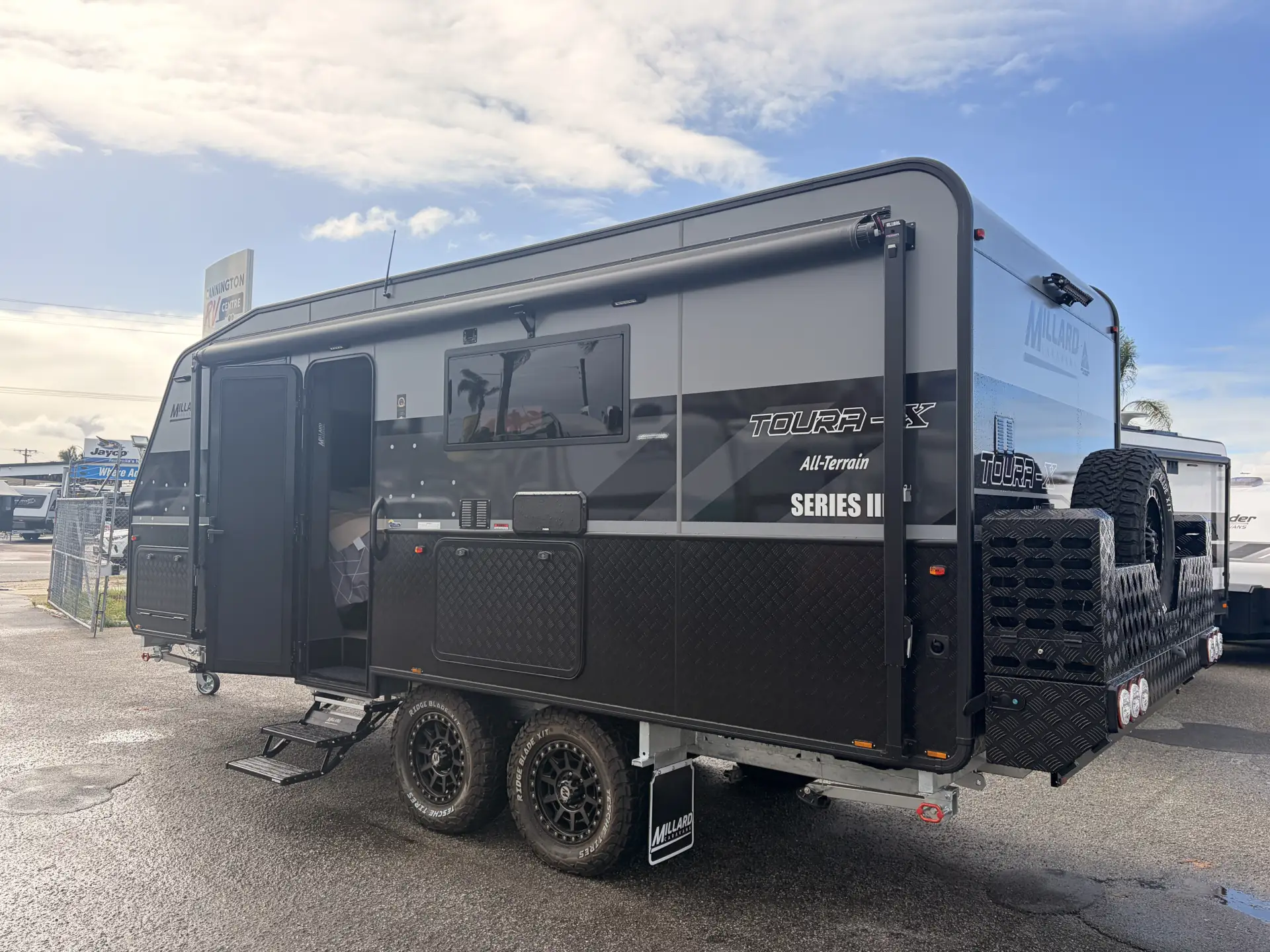 Exterior Slider Image