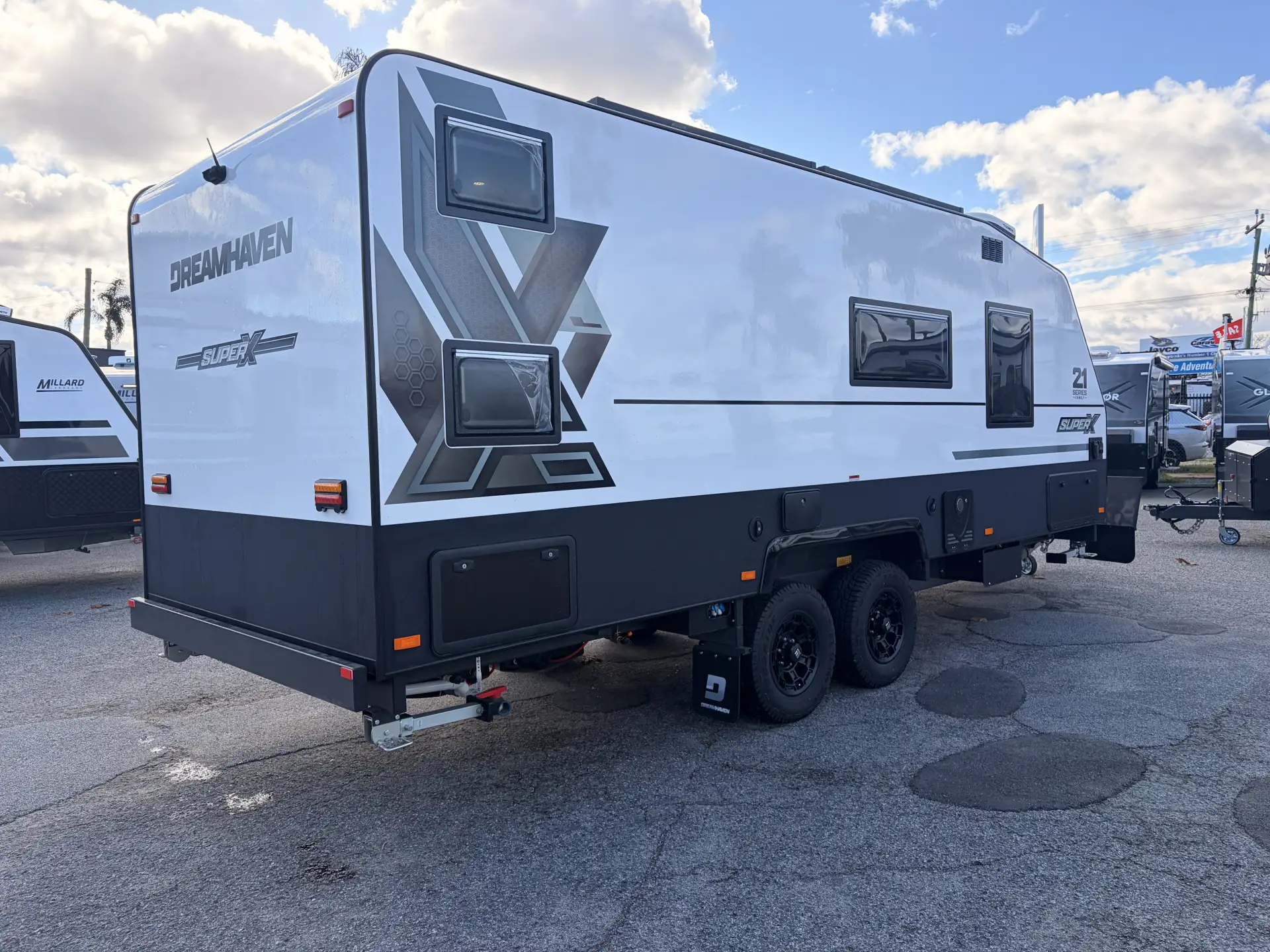 2026 Dreamhaven SuperX 21 Series Image