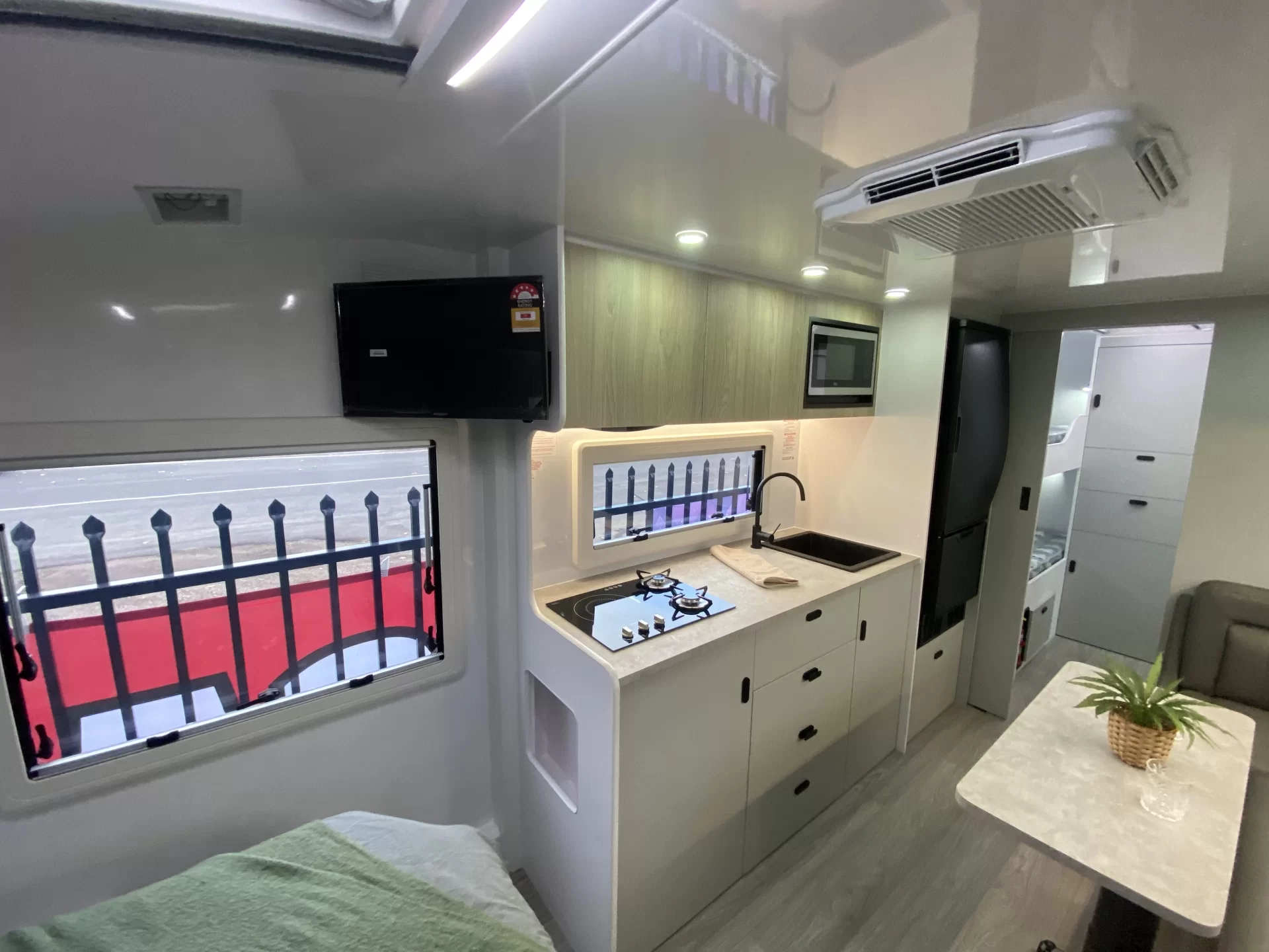 Musketeer Palace MY25