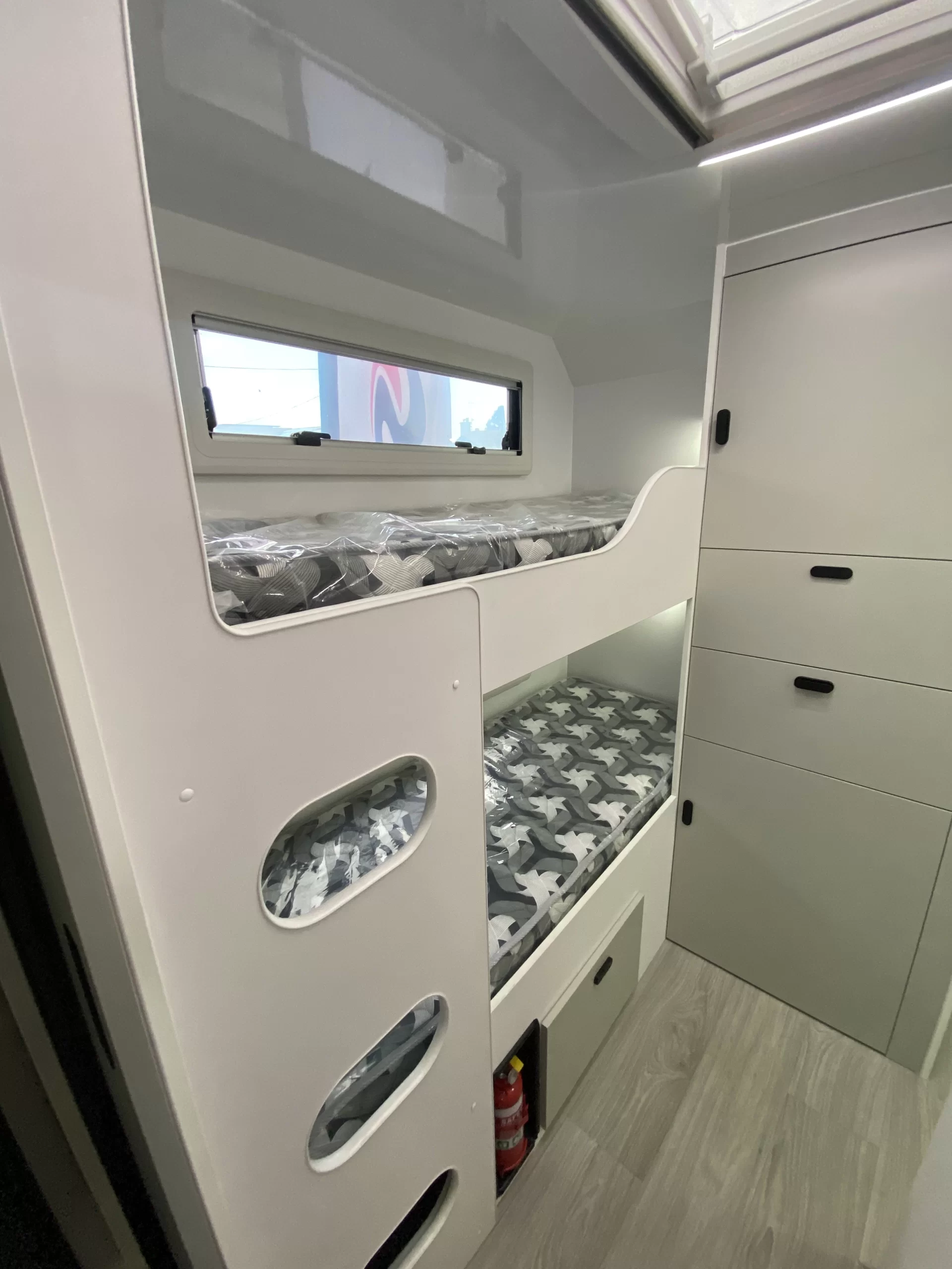 Musketeer Palace MY25