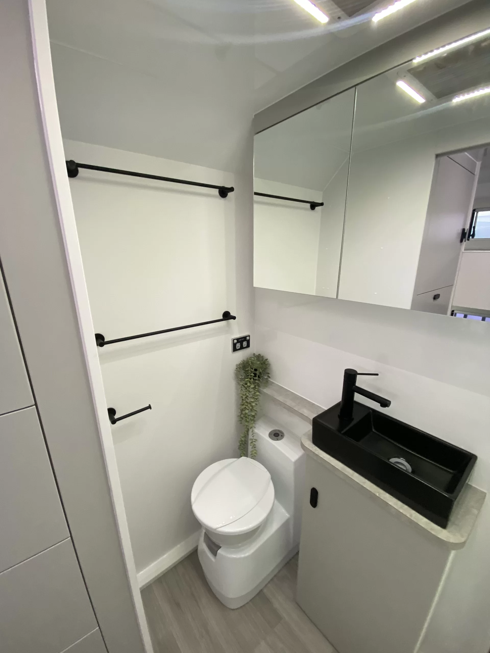 Musketeer Palace MY25