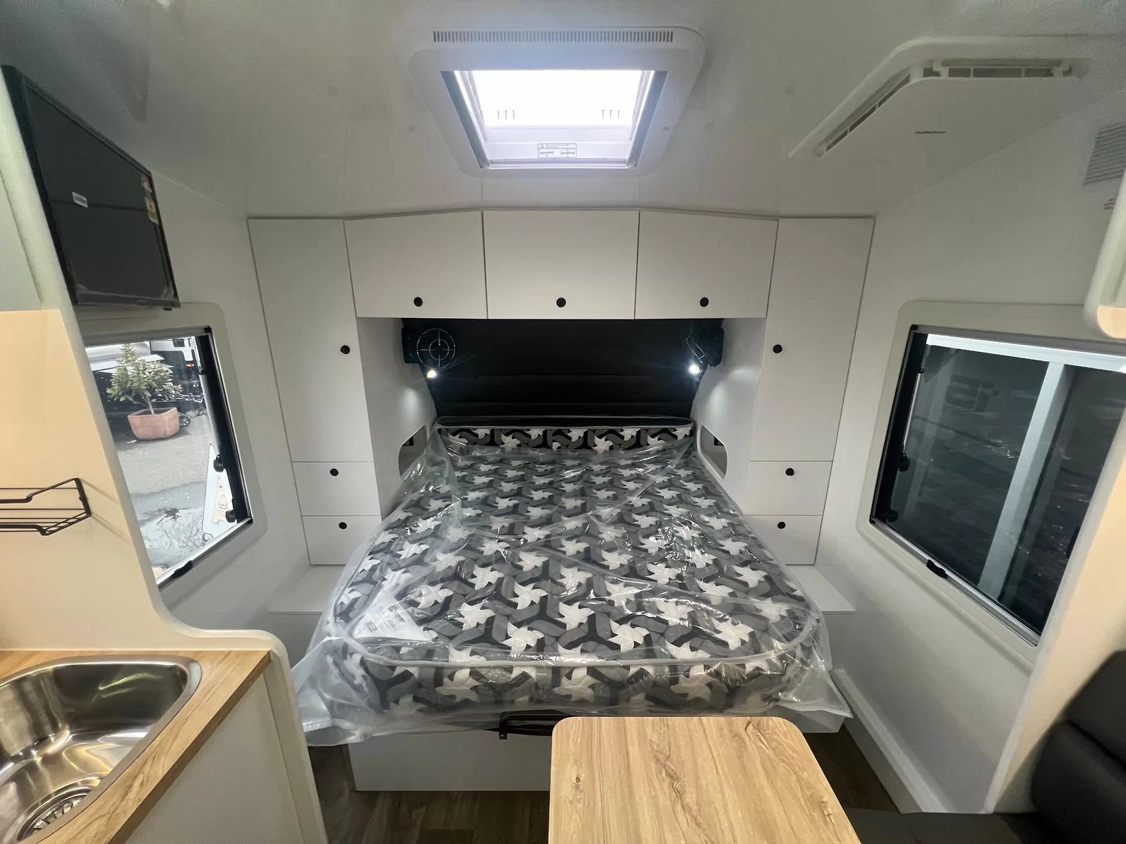 Available to order Dreamhaven 15 Series Super X