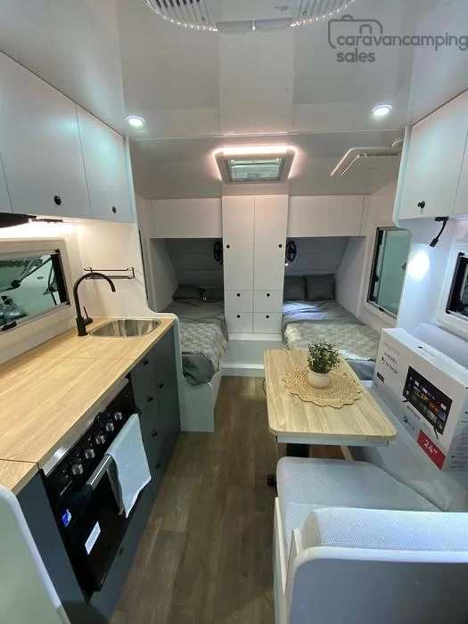 15 Series SuperX Caravan Image