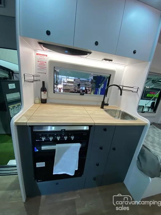 15 Series SuperX Caravan Image