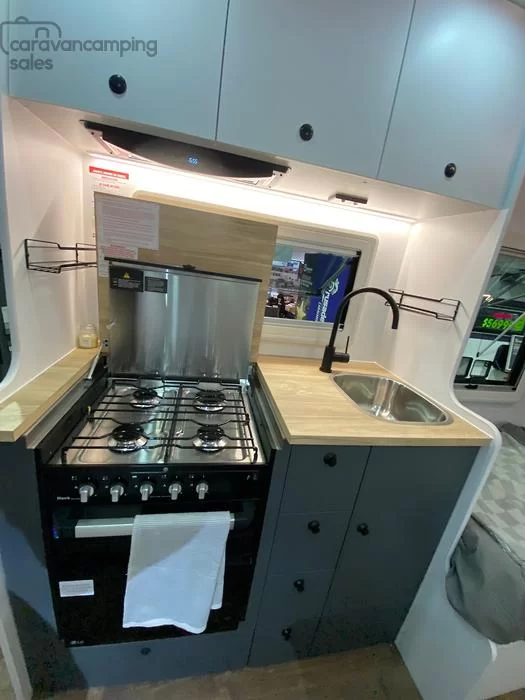 15 Series SuperX Caravan Image