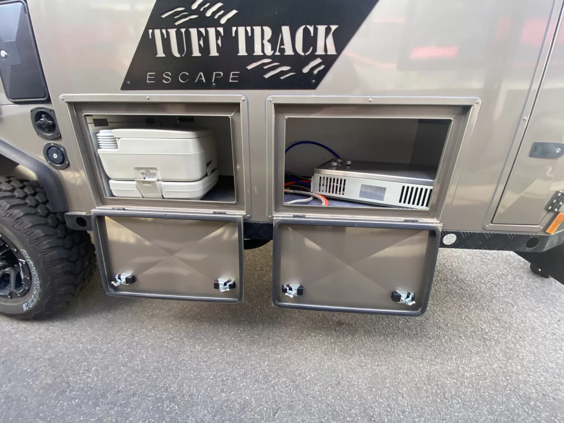 Far Horizon Tuff Track Escape