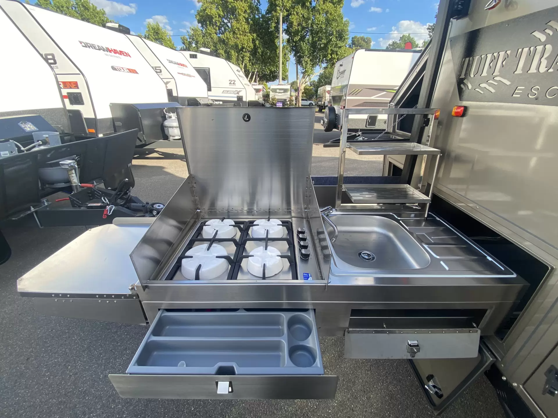 Far Horizon Tuff Track Escape