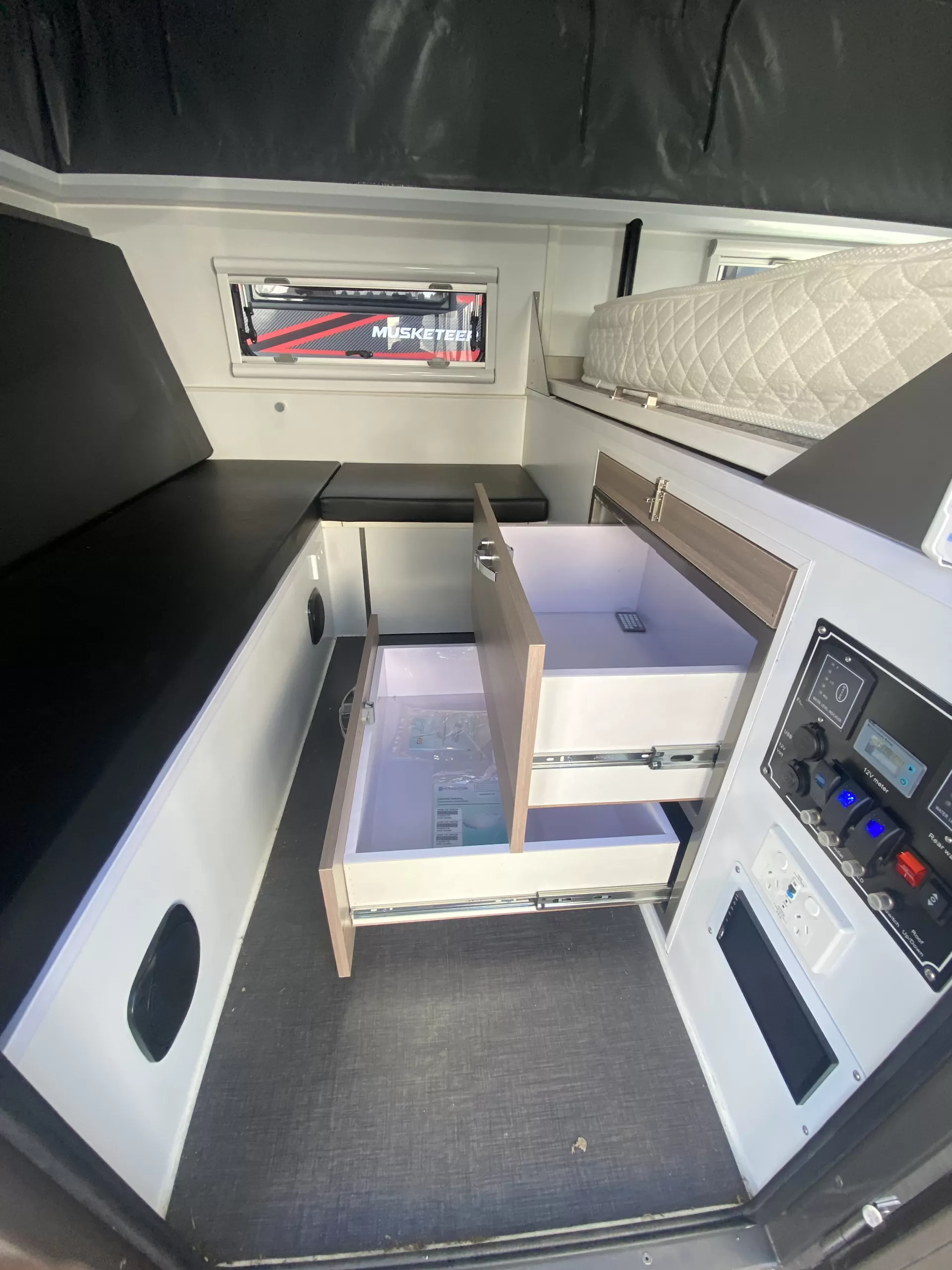 Far Horizon Tuff Track Escape