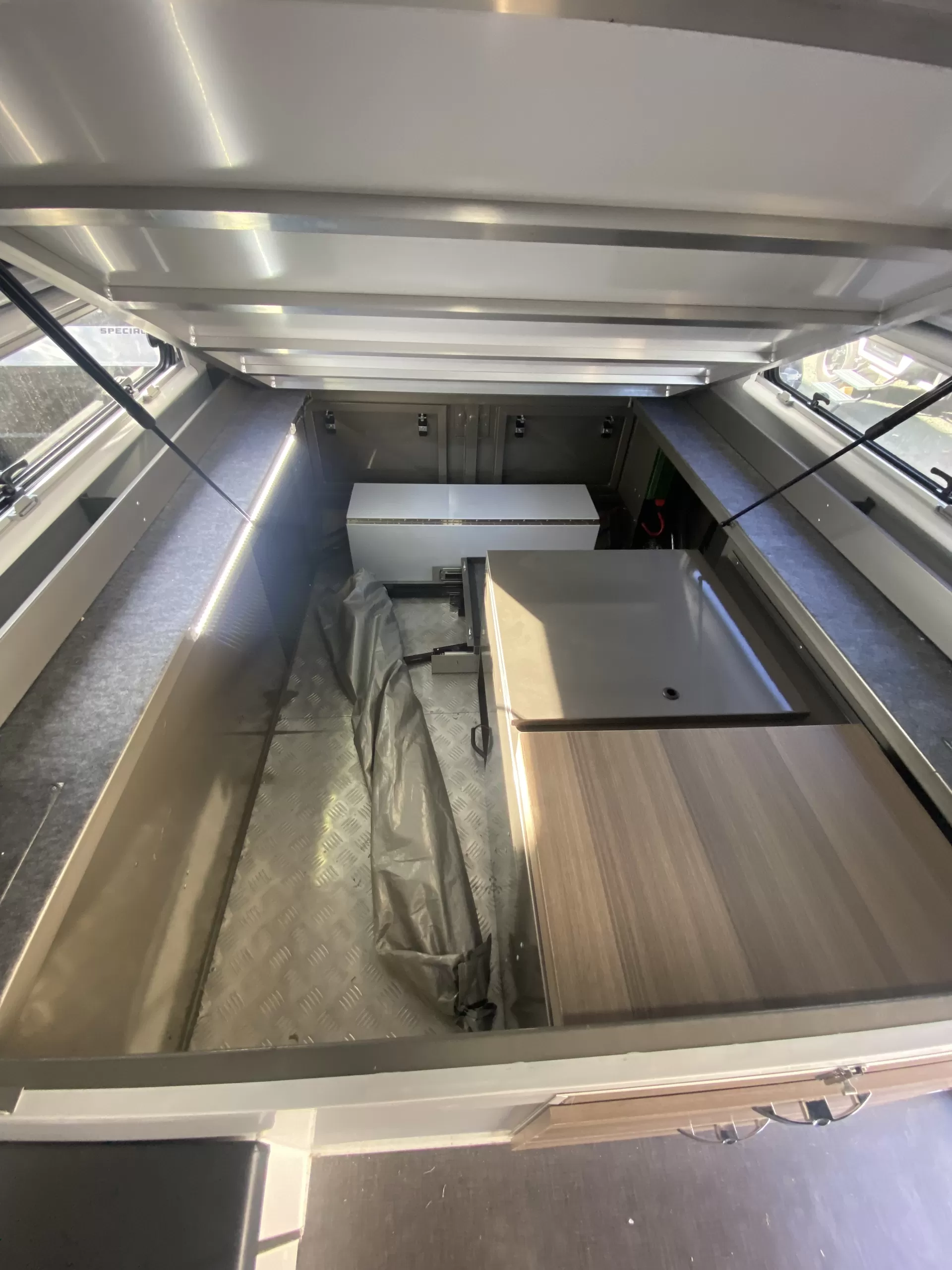 Far Horizon Tuff Track Escape