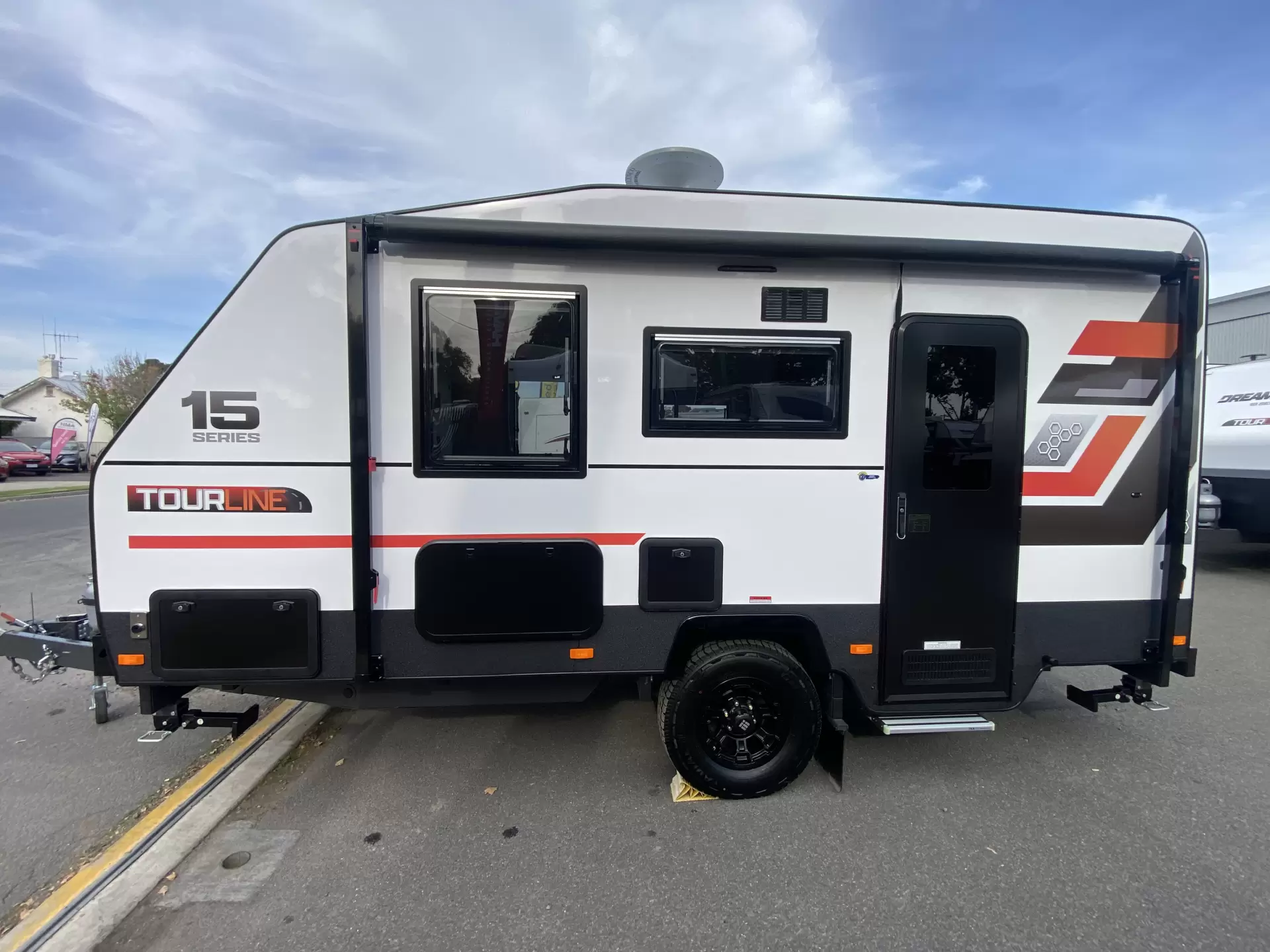 15 Series Tourline Caravan