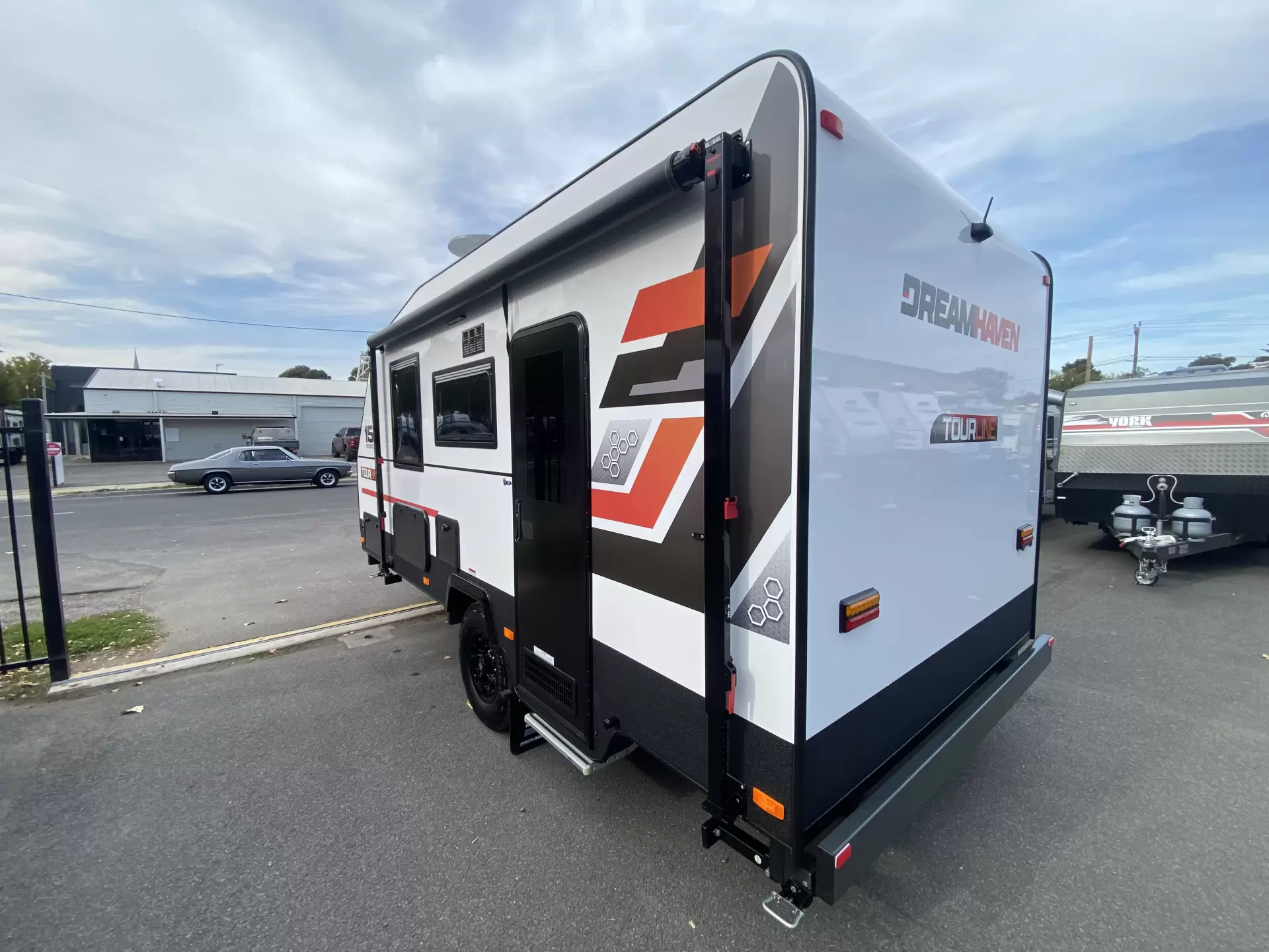 15 Series Tourline Caravan
