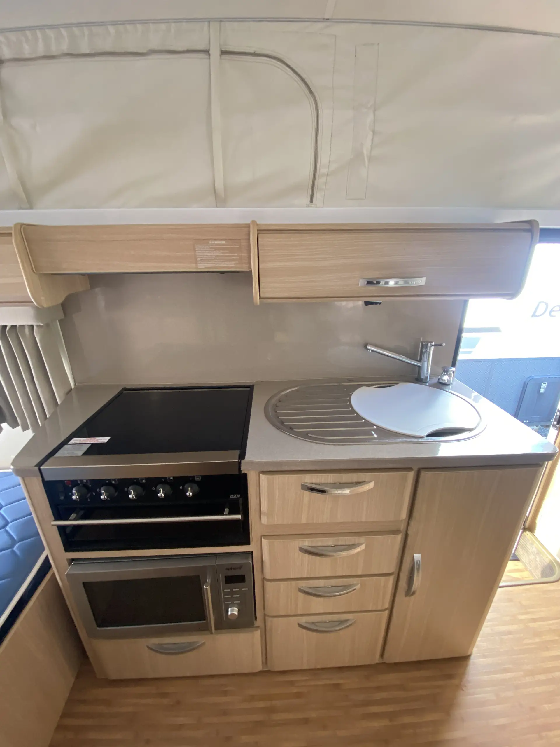 2011 Jayco Discovery pop-top