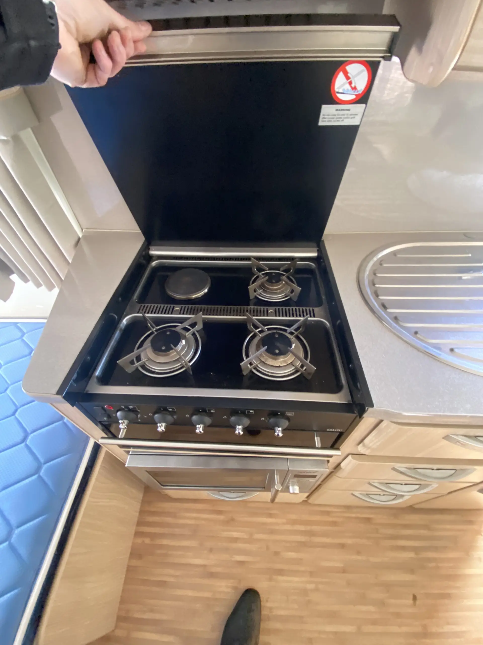 2011 Jayco Discovery pop-top