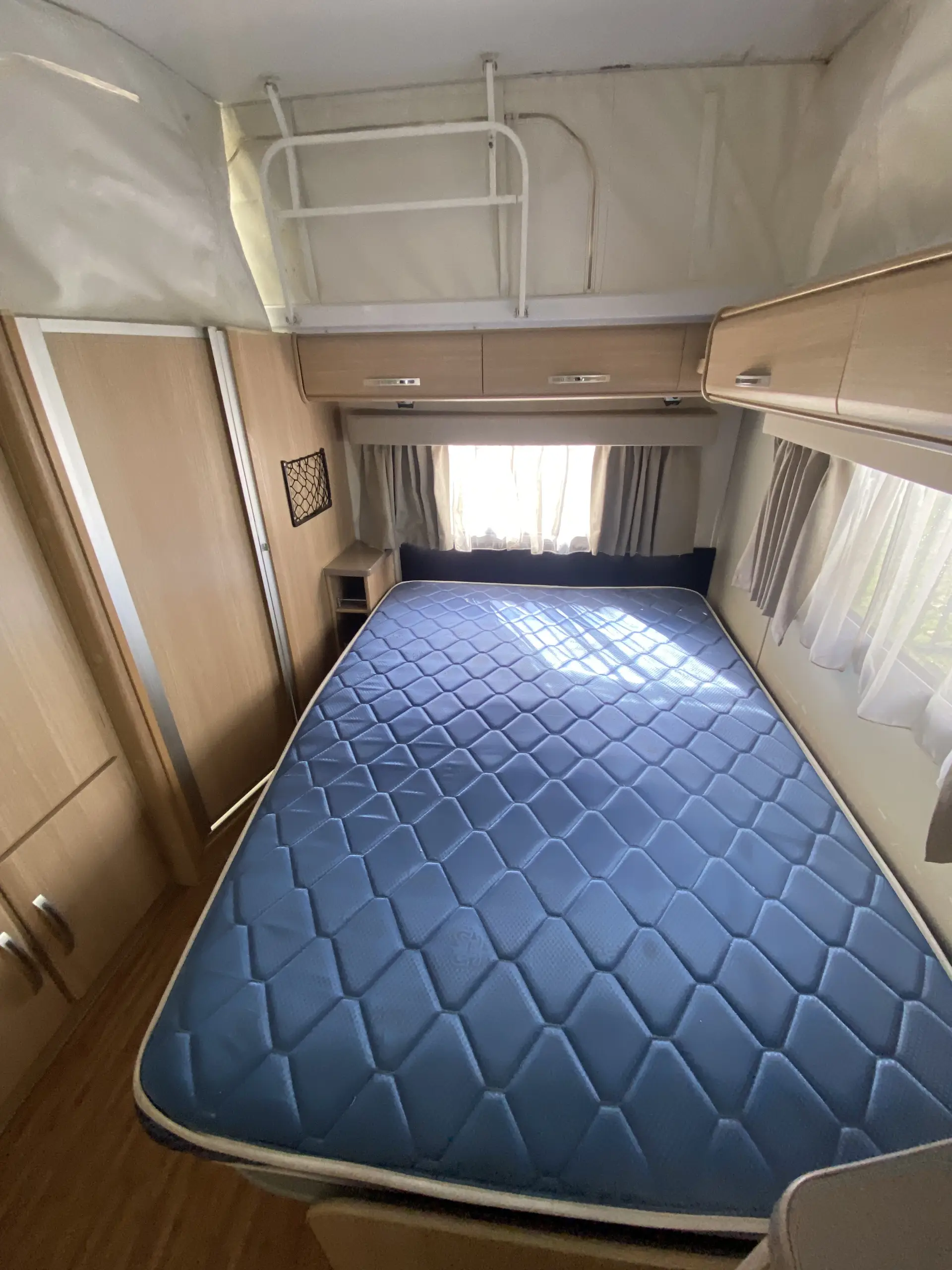 2011 Jayco Discovery pop-top