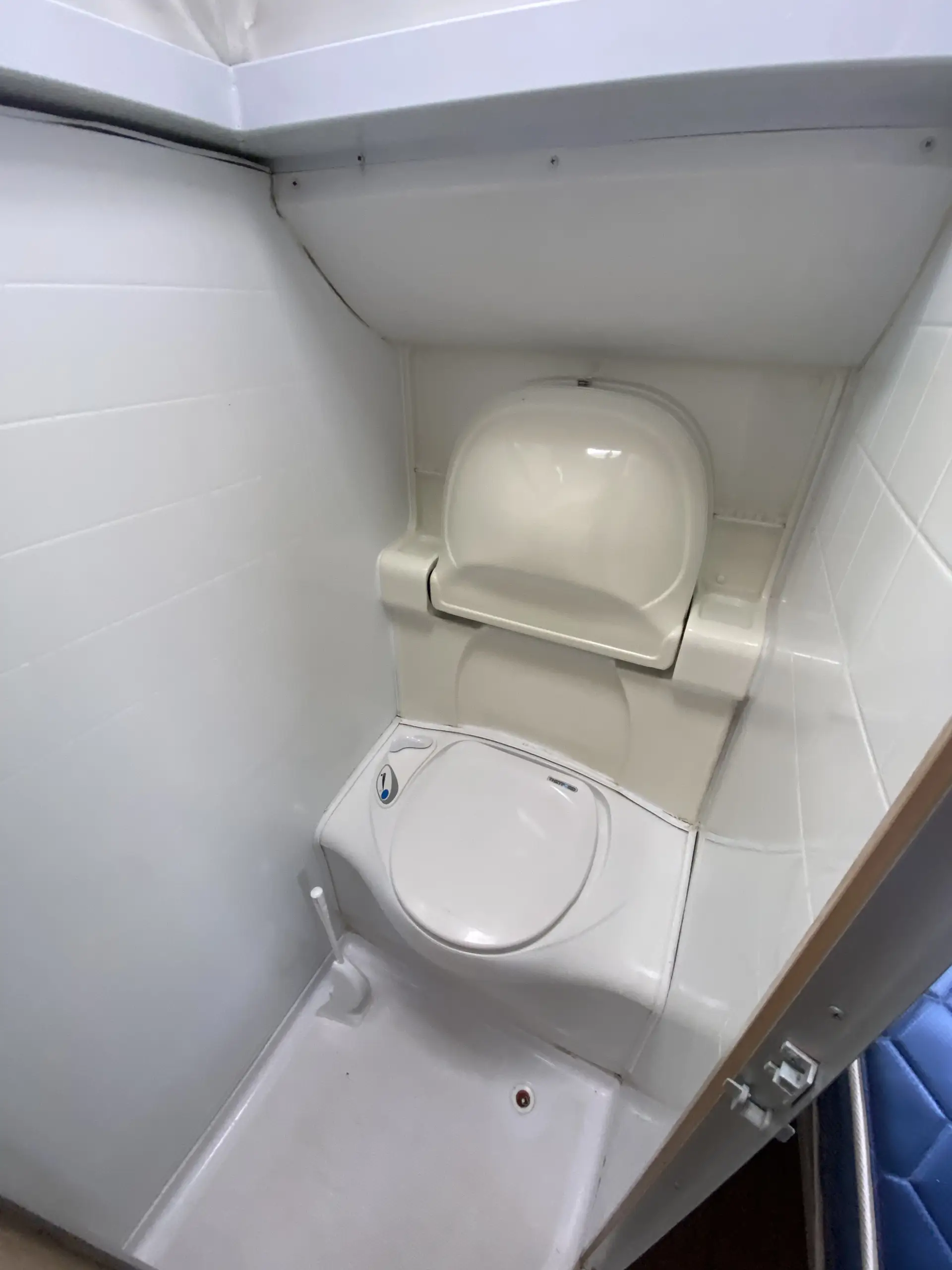 2011 Jayco Discovery pop-top