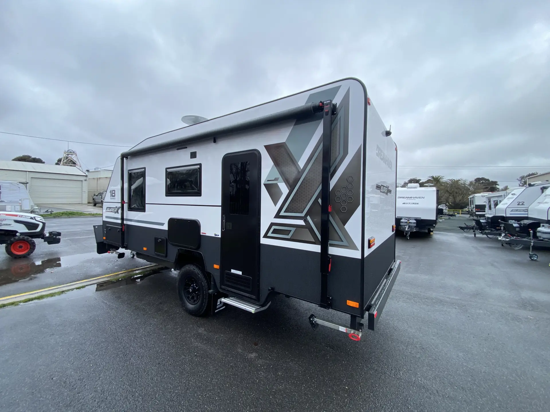18 Series SuperX Caravan Image
