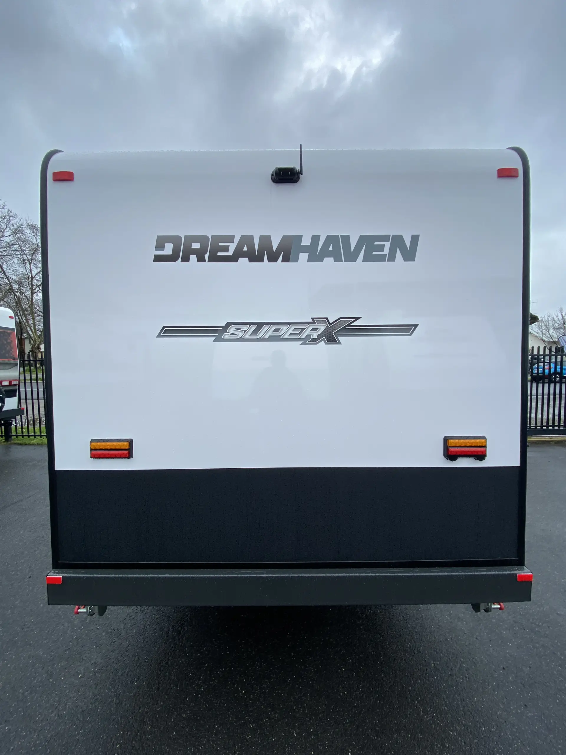 18 Series SuperX Caravan Image