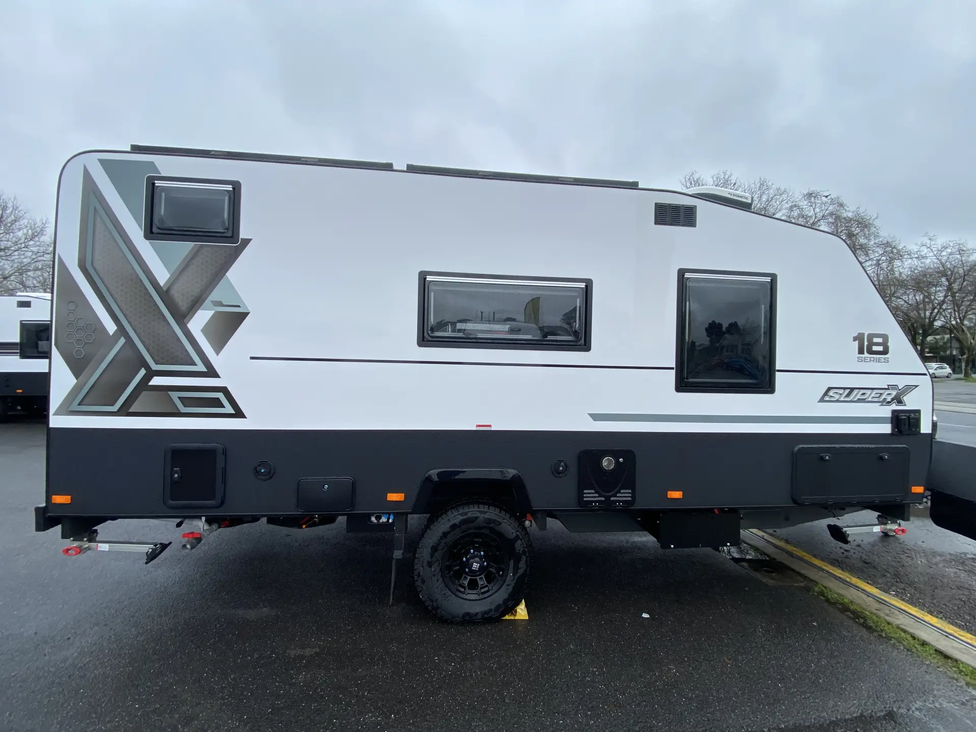 18 Series SuperX Caravan Image